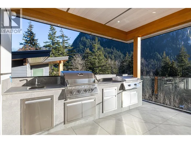 2216 WINDSAIL PLACE, Squamish 5