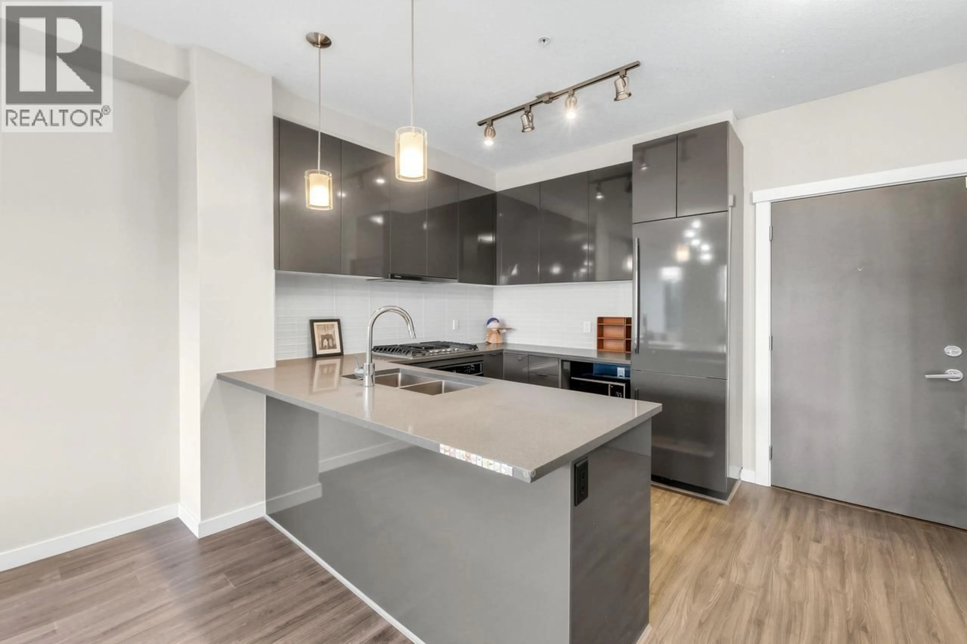 Open concept kitchen, unknown for 117 - 9311 ALEXANDRA ROAD, Richmond British Columbia V6X0L8