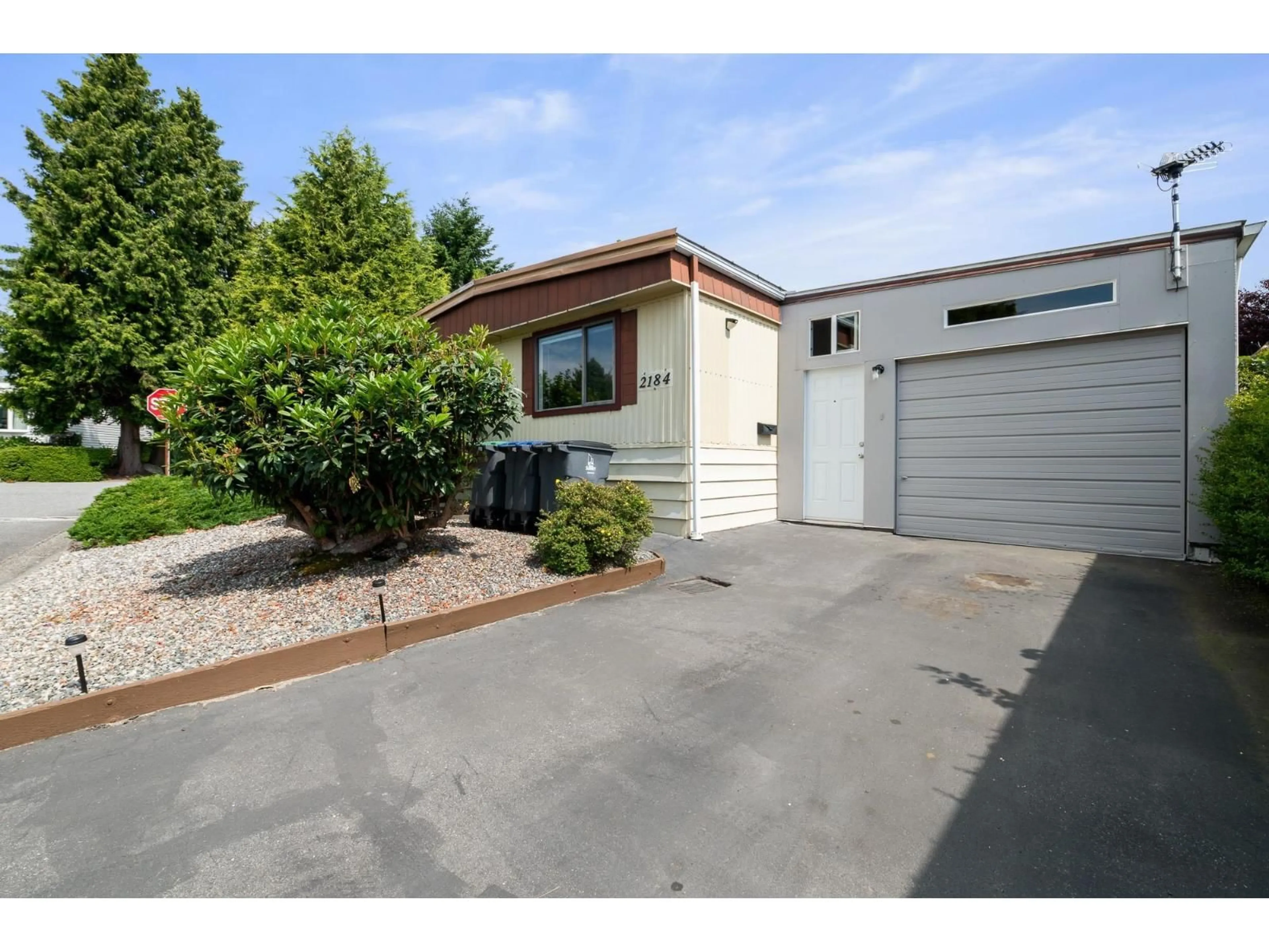 Unknown for 2184 CUMBRIA DRIVE, Surrey British Columbia V4A5K3