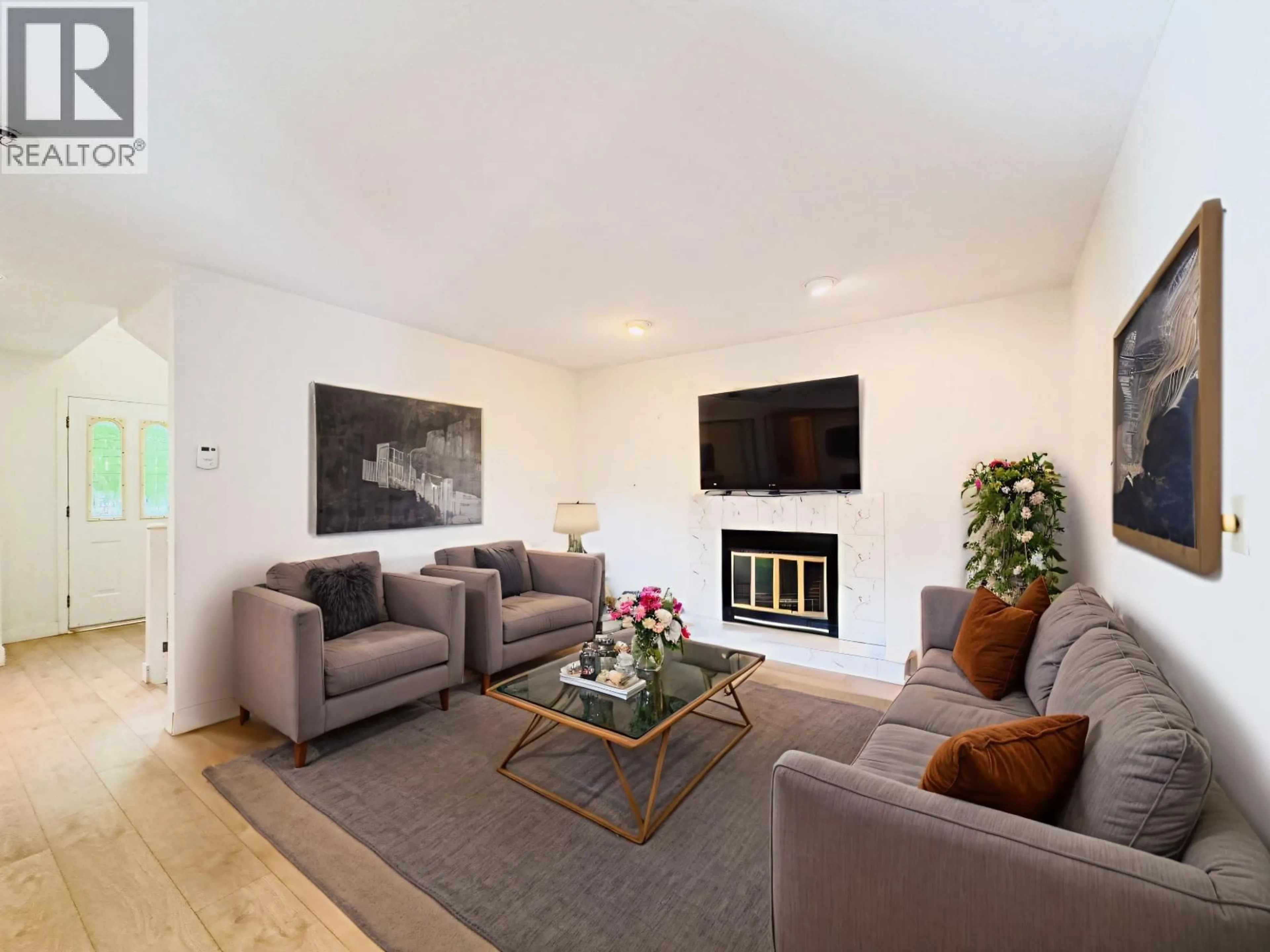 Living room with furniture, unknown for 3630 CAMBRIDGE STREET, Vancouver British Columbia V5K1M6