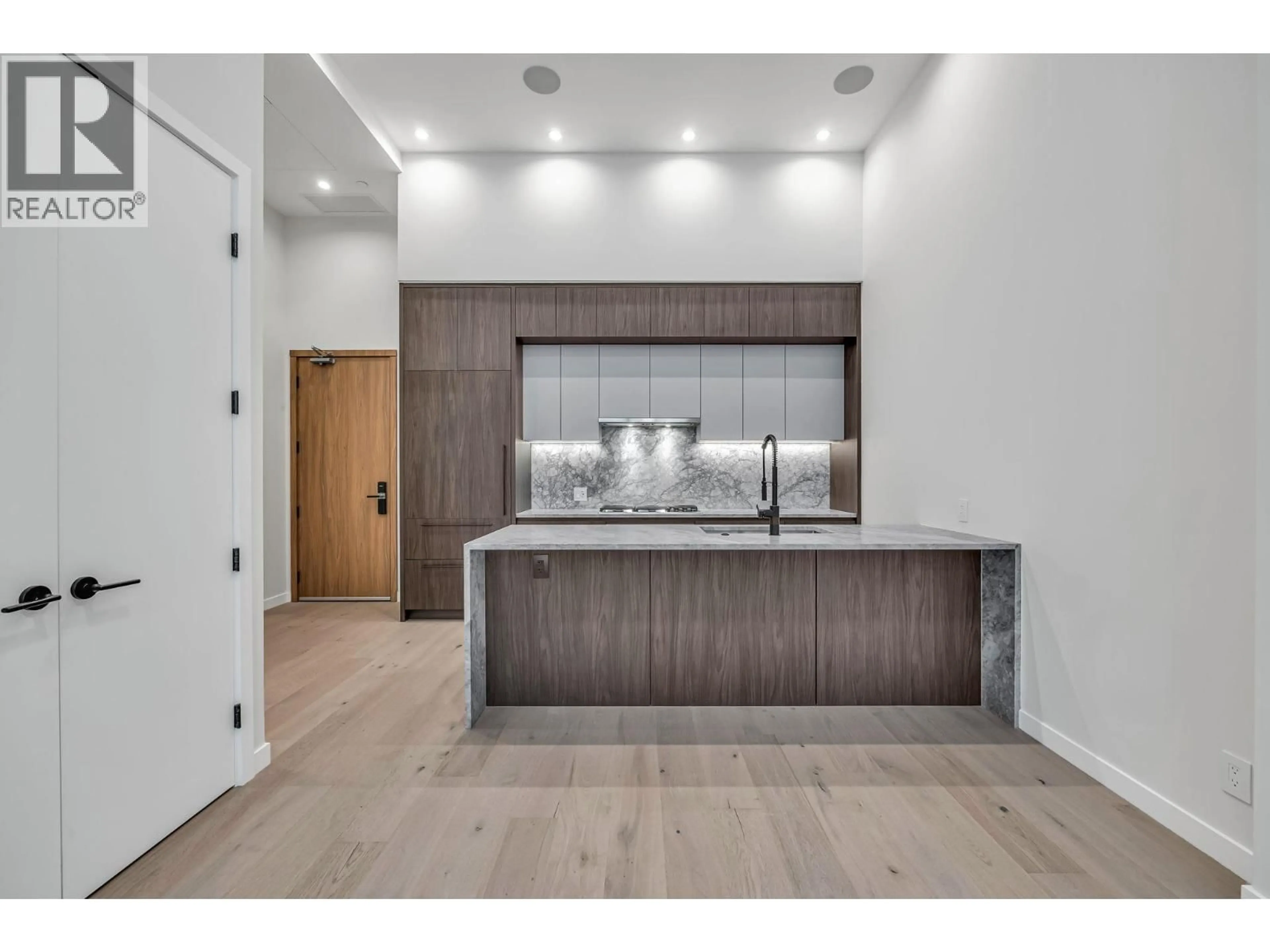 Open concept kitchen, unknown for 5105 - 2186 GILMORE AVENUE, Burnaby British Columbia V5C0N7