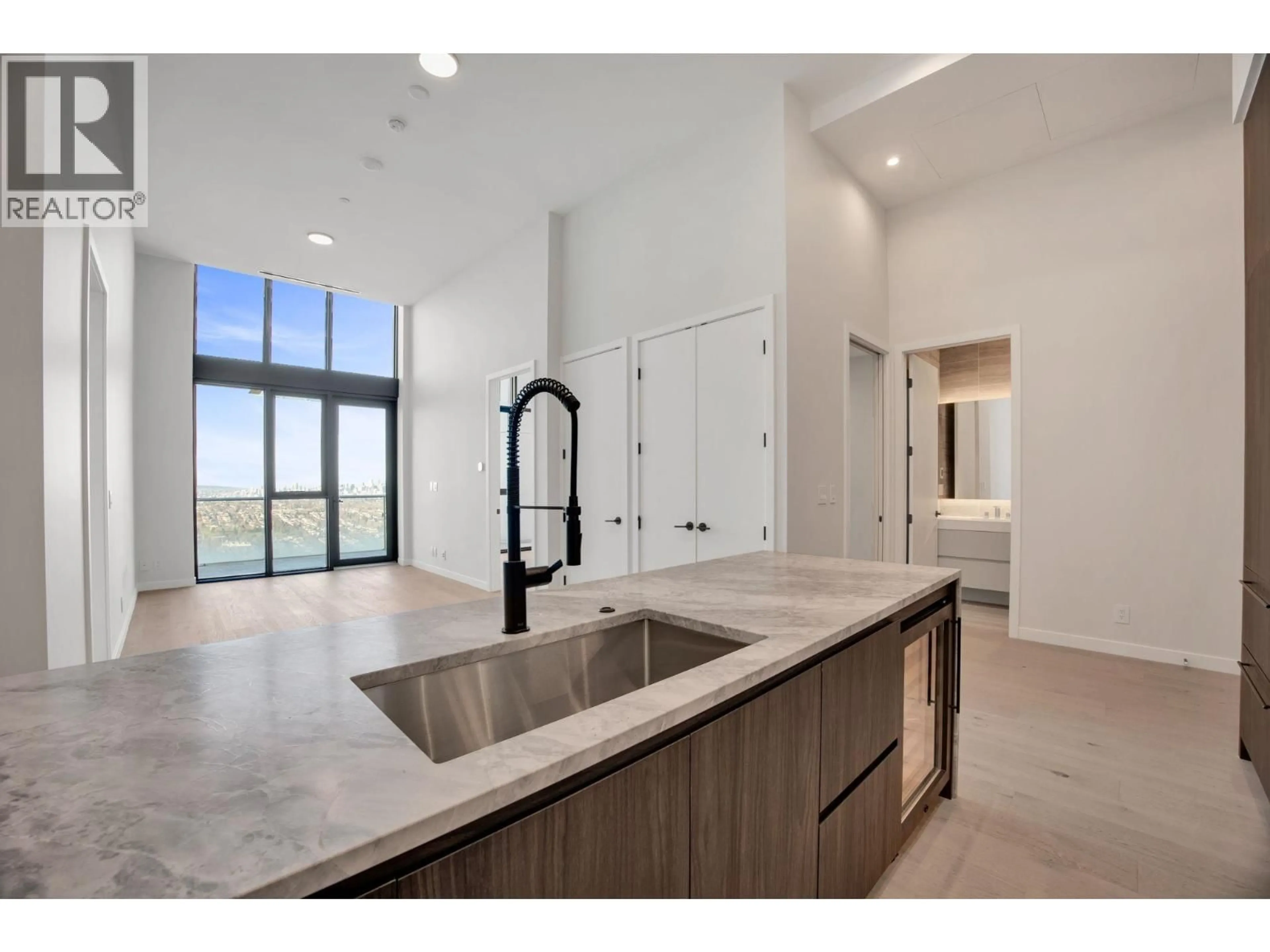 Open concept kitchen, unknown for 5105 - 2186 GILMORE AVENUE, Burnaby British Columbia V5C0N7