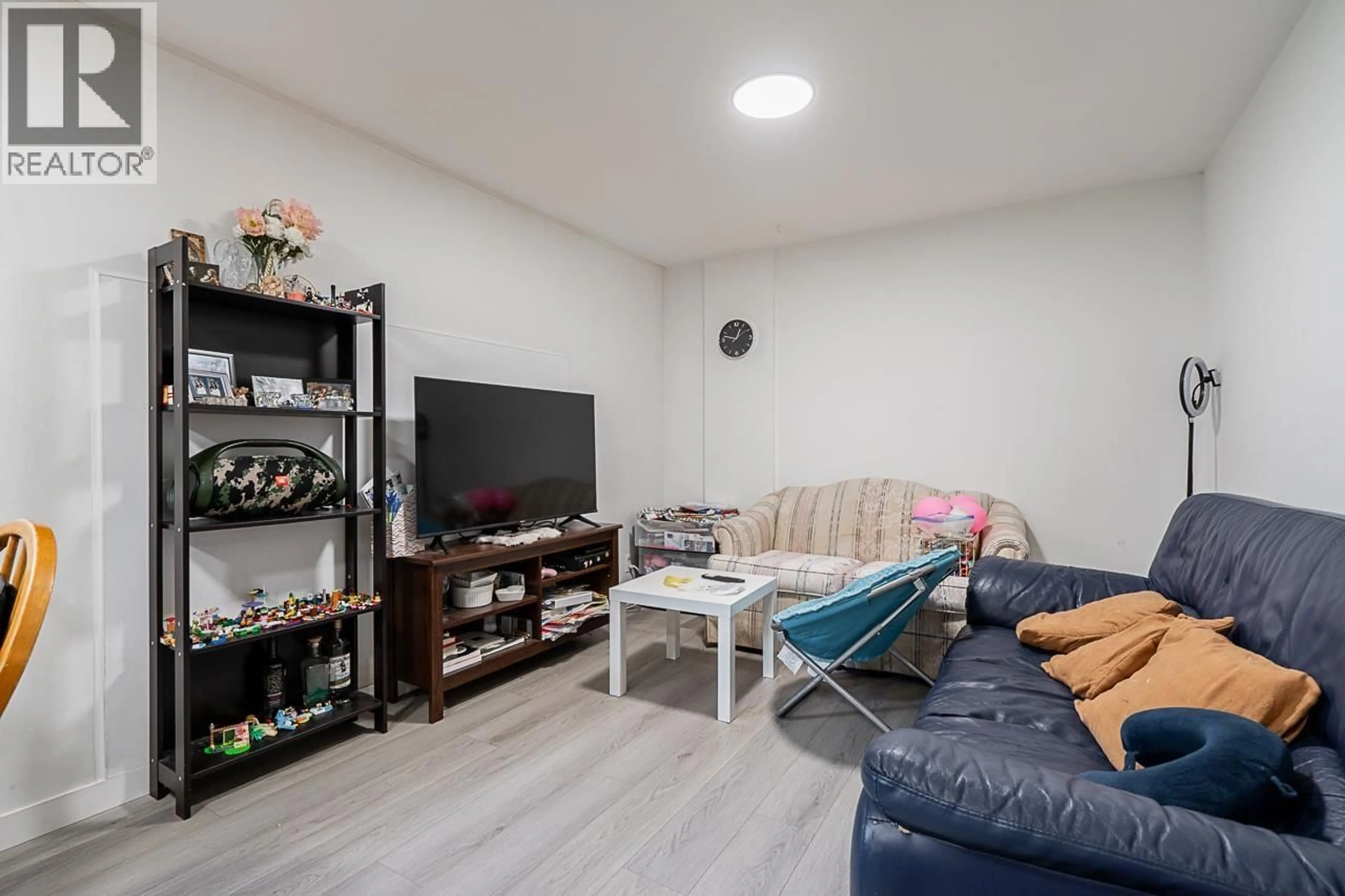 Living room with furniture, unknown for 4871 MARINE DRIVE, Burnaby British Columbia V5J3G5