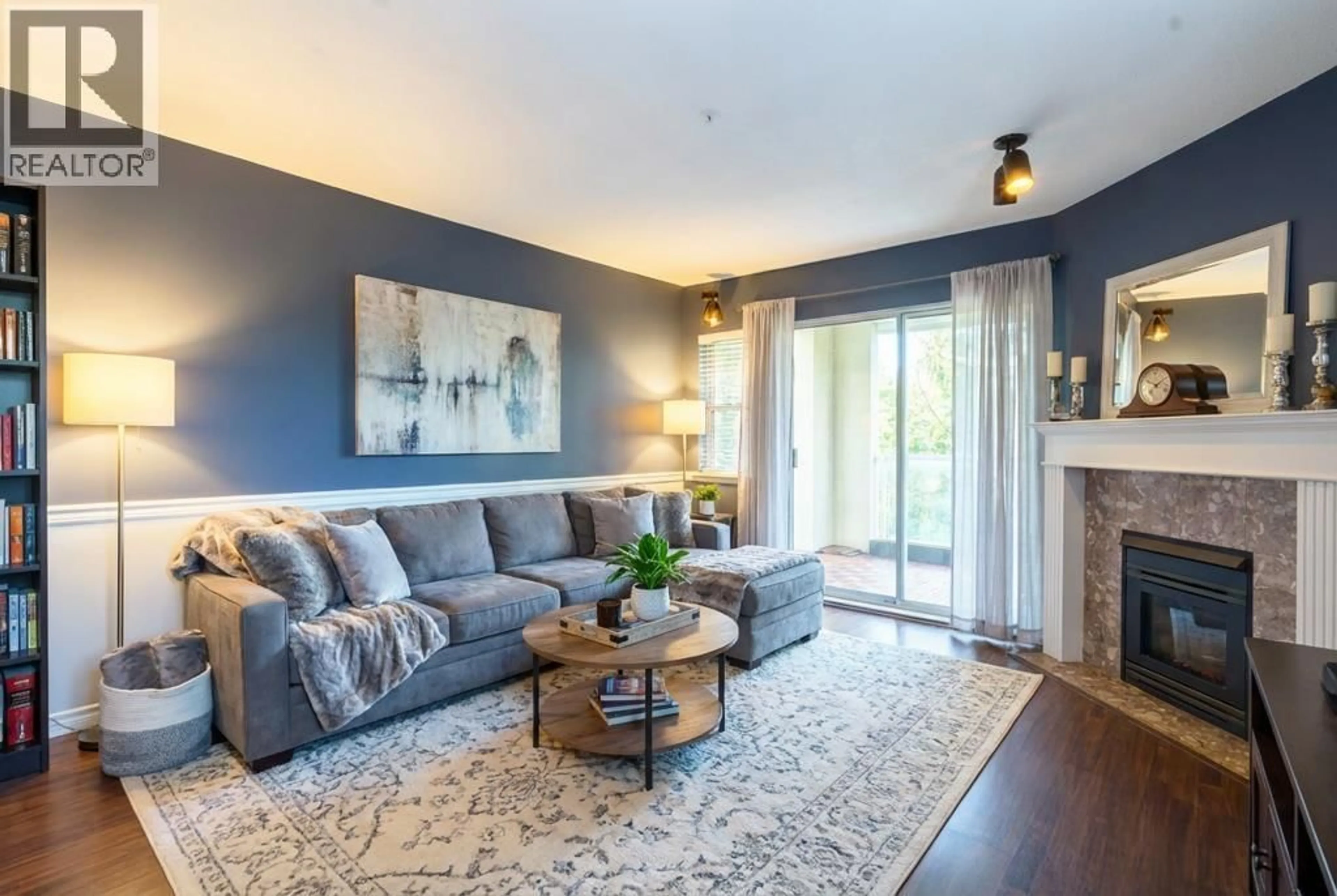 Living room with furniture, wood/laminate floor for 201 - 22722 LOUGHEED HIGHWAY, Maple Ridge British Columbia V2X2V6