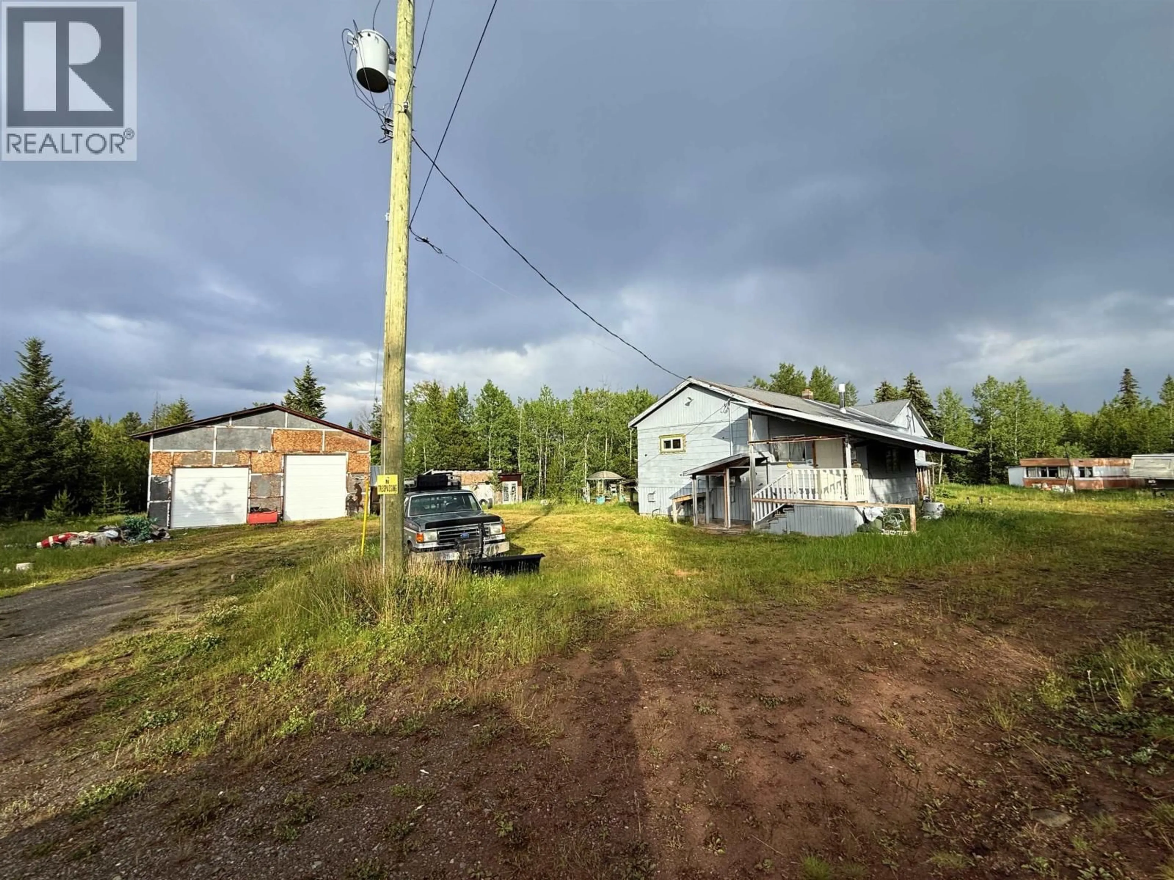 A pic from outside/outdoor area/front of a property/back of a property/a pic from drone, unknown for 7031 INMAN ROAD, Lone Butte British Columbia V0K2E2