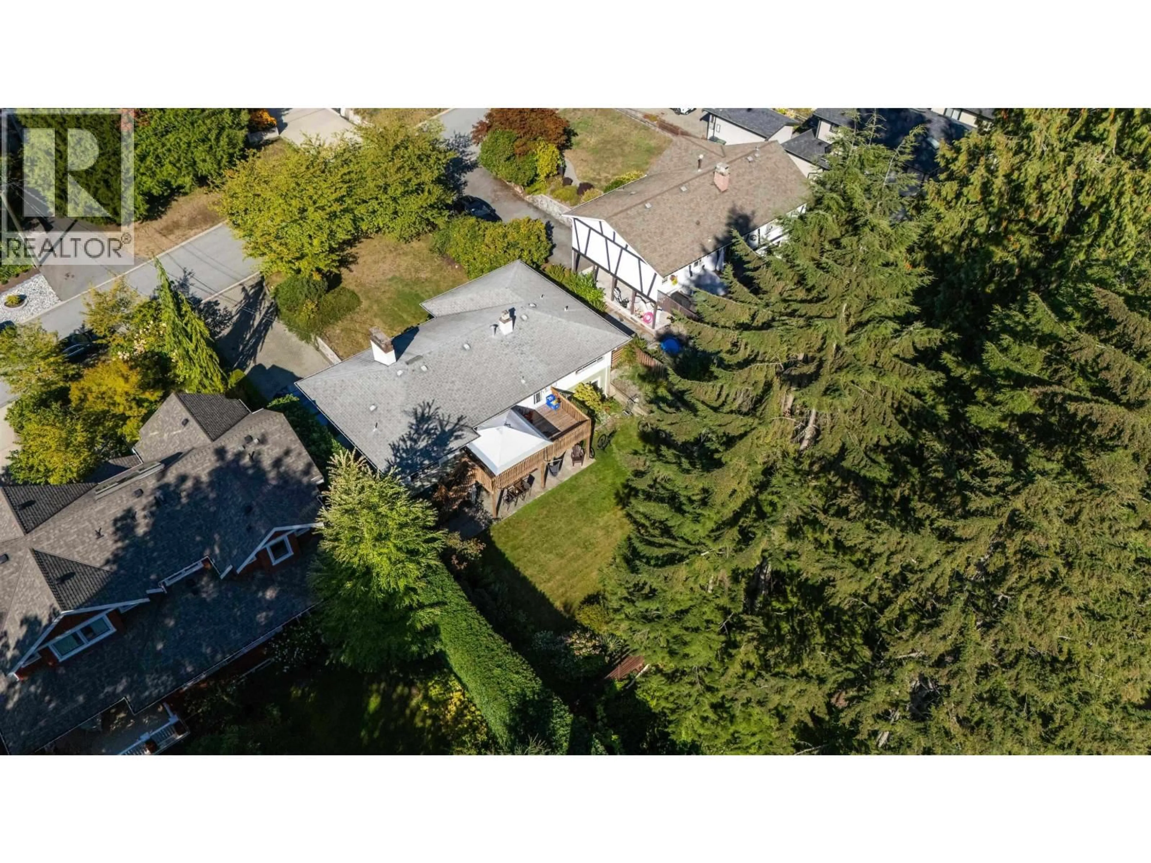 A pic from outside/outdoor area/front of a property/back of a property/a pic from drone, street for 869 CLEMENTS AVENUE, North Vancouver British Columbia V7R2K6