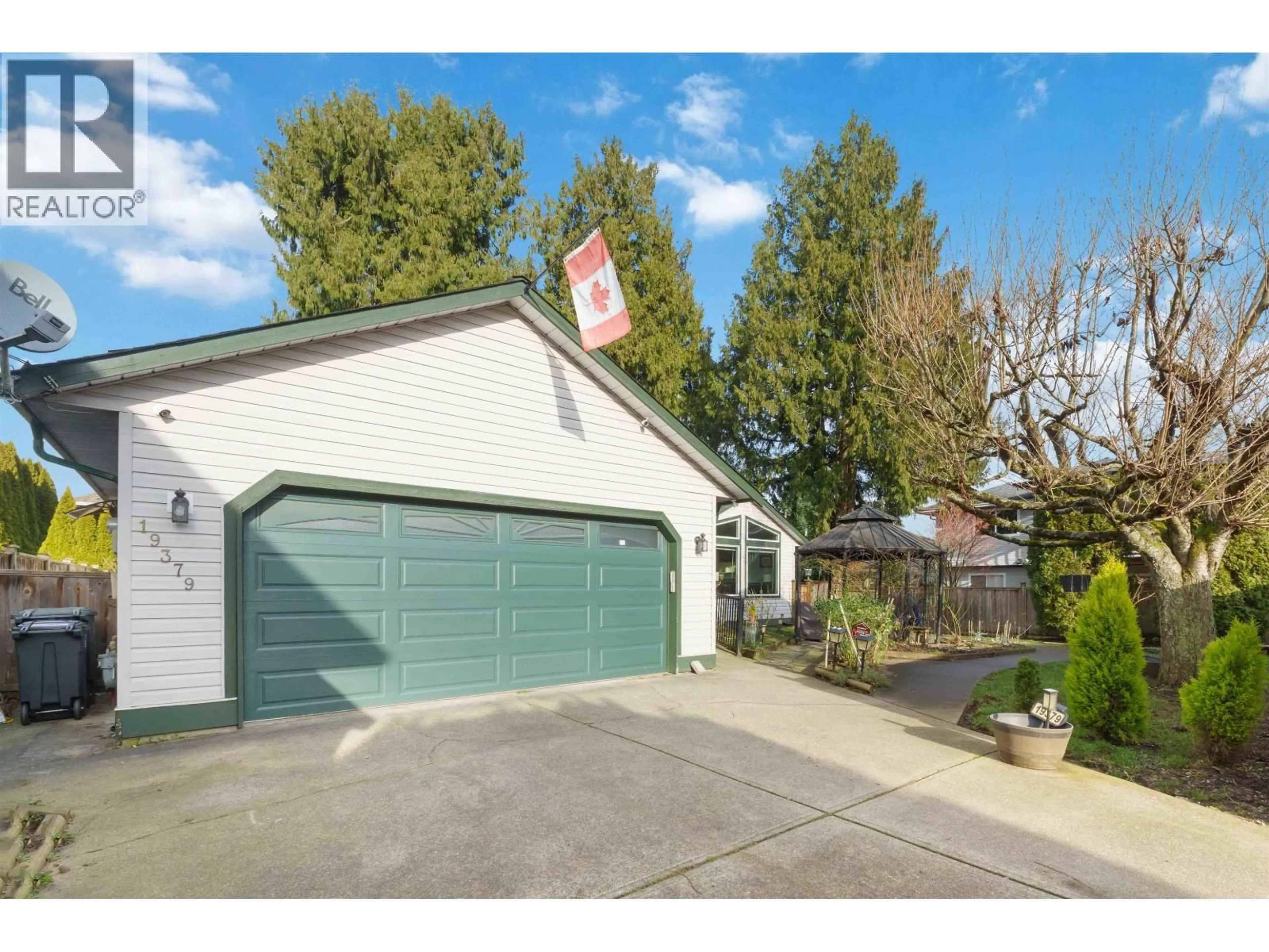Indoor garage for 19379 CUSICK CRESCENT, Pitt Meadows British Columbia V3Y2M9