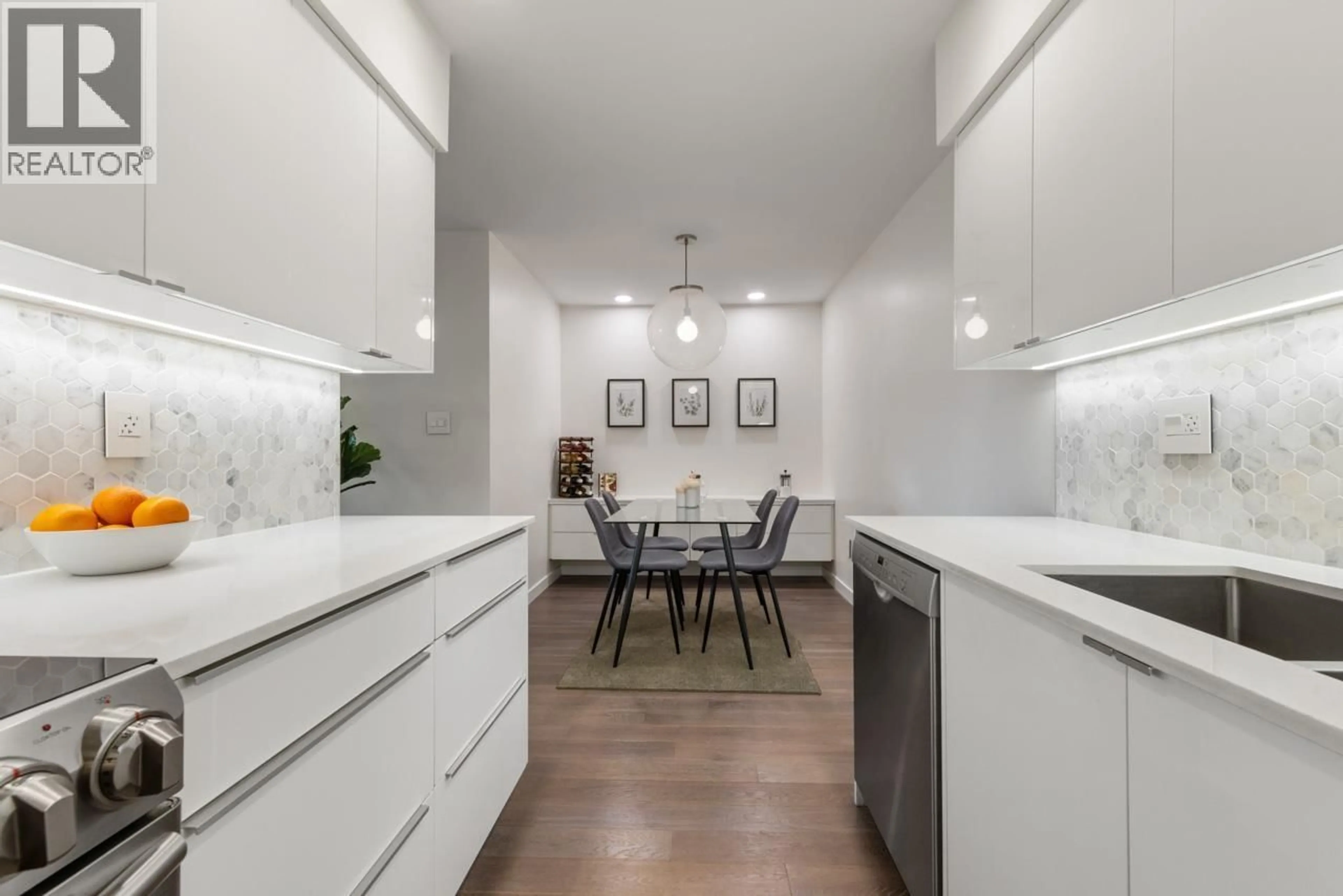 Contemporary kitchen, unknown for 205 - 1827 3RD AVENUE, Vancouver British Columbia V6J1K9