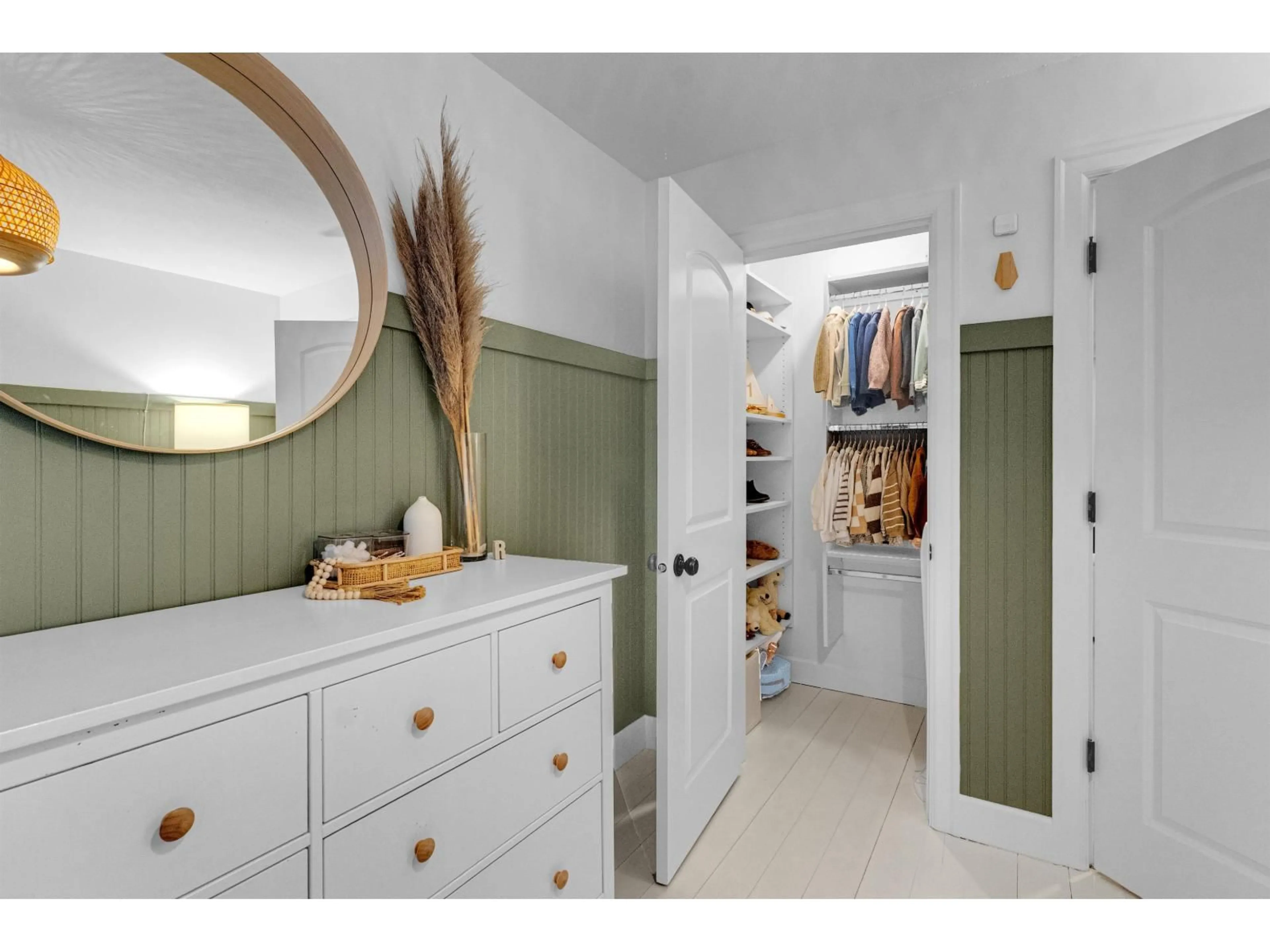 Storage room or clothes room or walk-in closet for 20271 49 AVENUE, Langley British Columbia V3A6W9