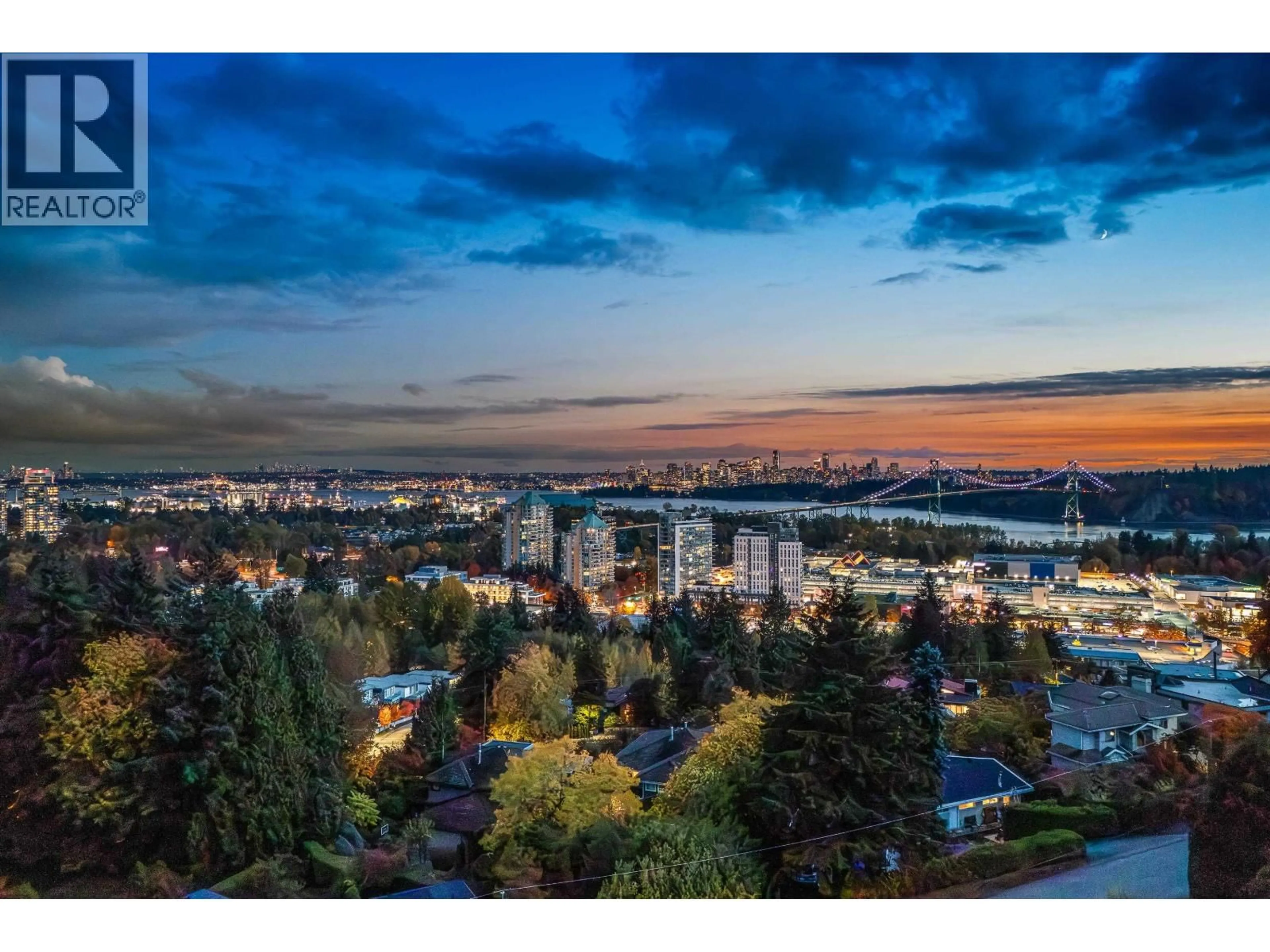 A pic from outside/outdoor area/front of a property/back of a property/a pic from drone, water/lake/river/ocean view for 816 ANDERSON CRESCENT, West Vancouver British Columbia V7T1S7