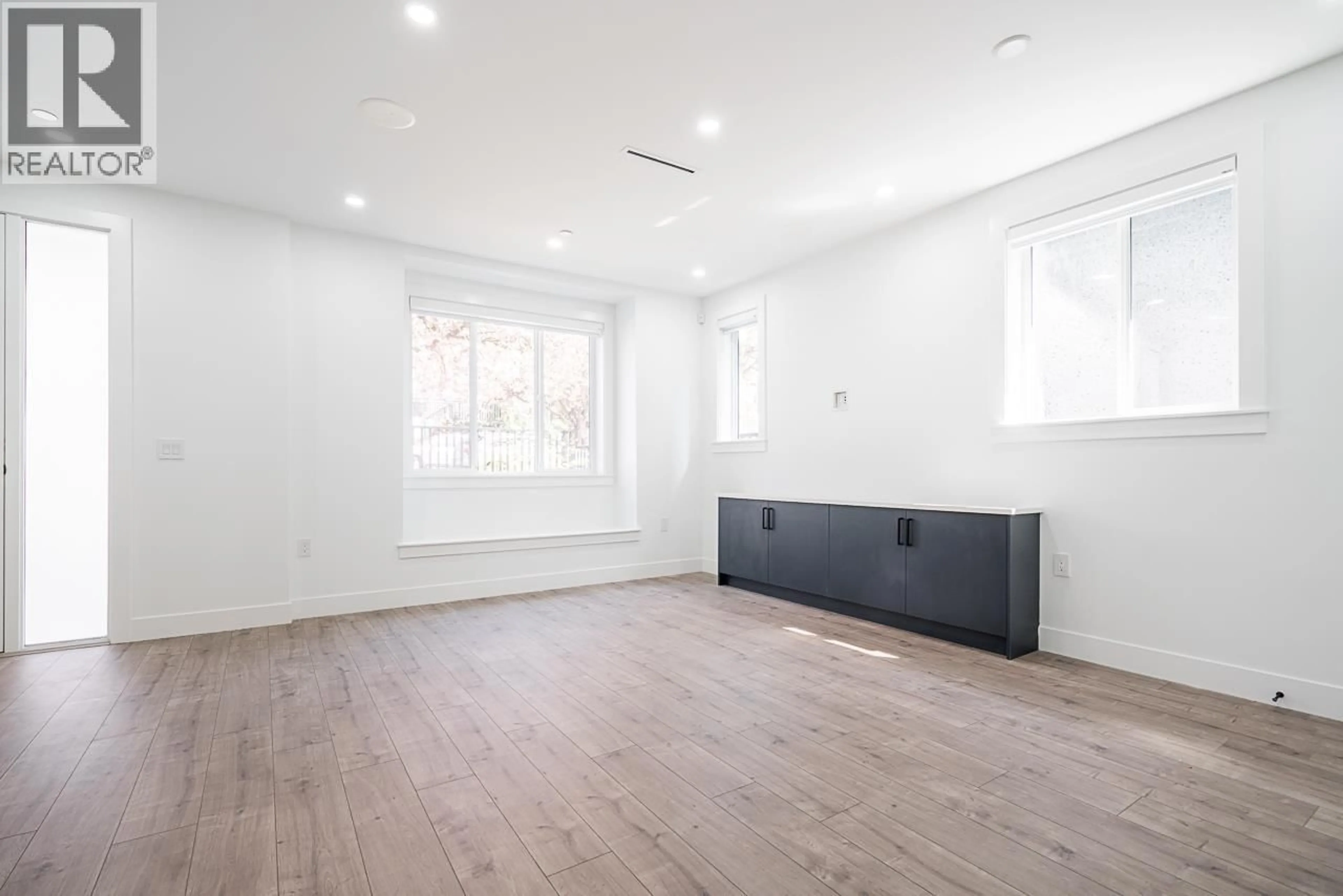 A pic of a room for 2972 7TH AVENUE, Vancouver British Columbia V5M1V3