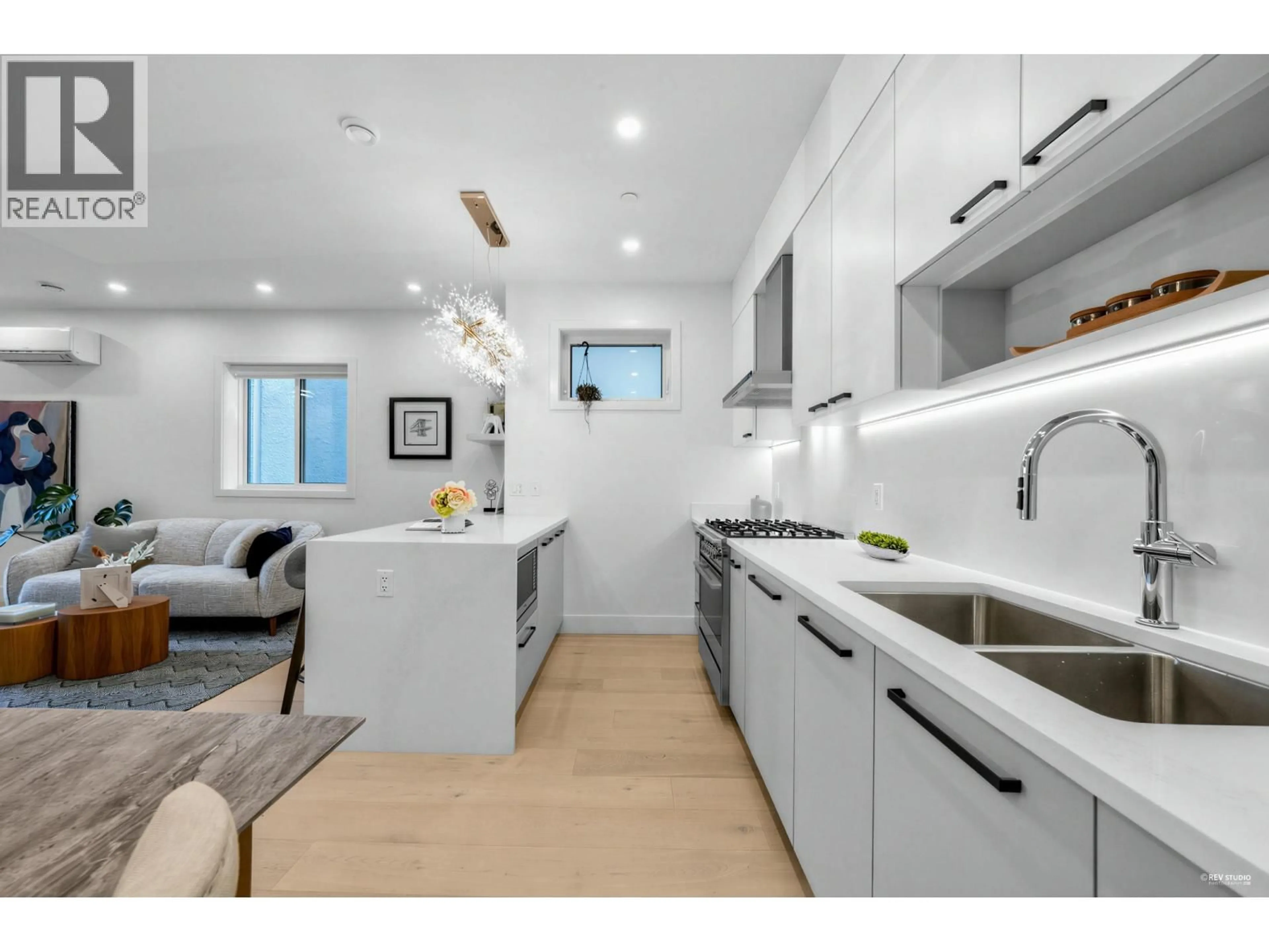 Open concept kitchen, ceramic/tile floor for 3172 26TH AVENUE, Vancouver British Columbia V6L1V8