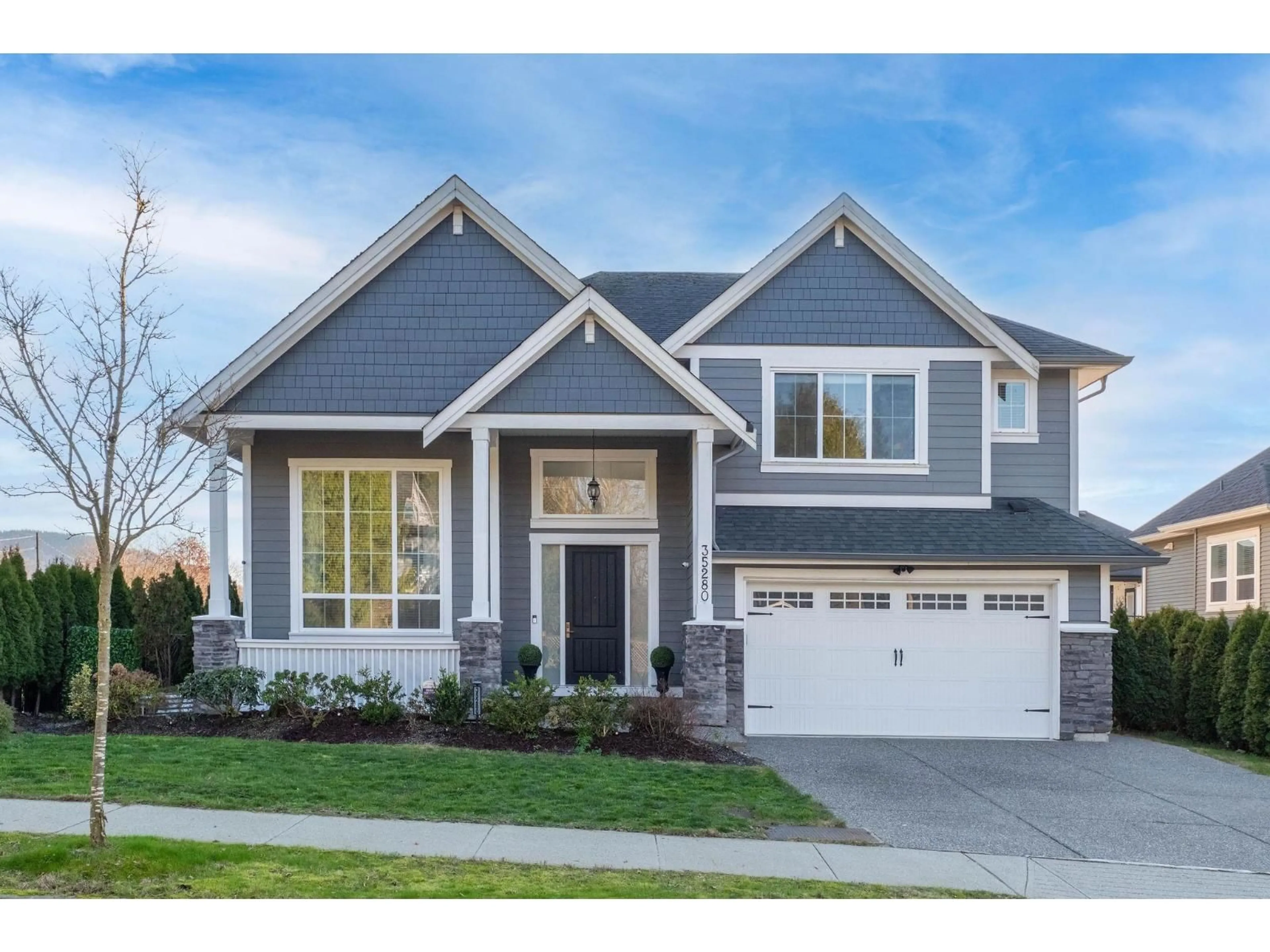 Home with vinyl exterior material, street for 35280 MCEWEN AVENUE, Mission British Columbia V2V0G2