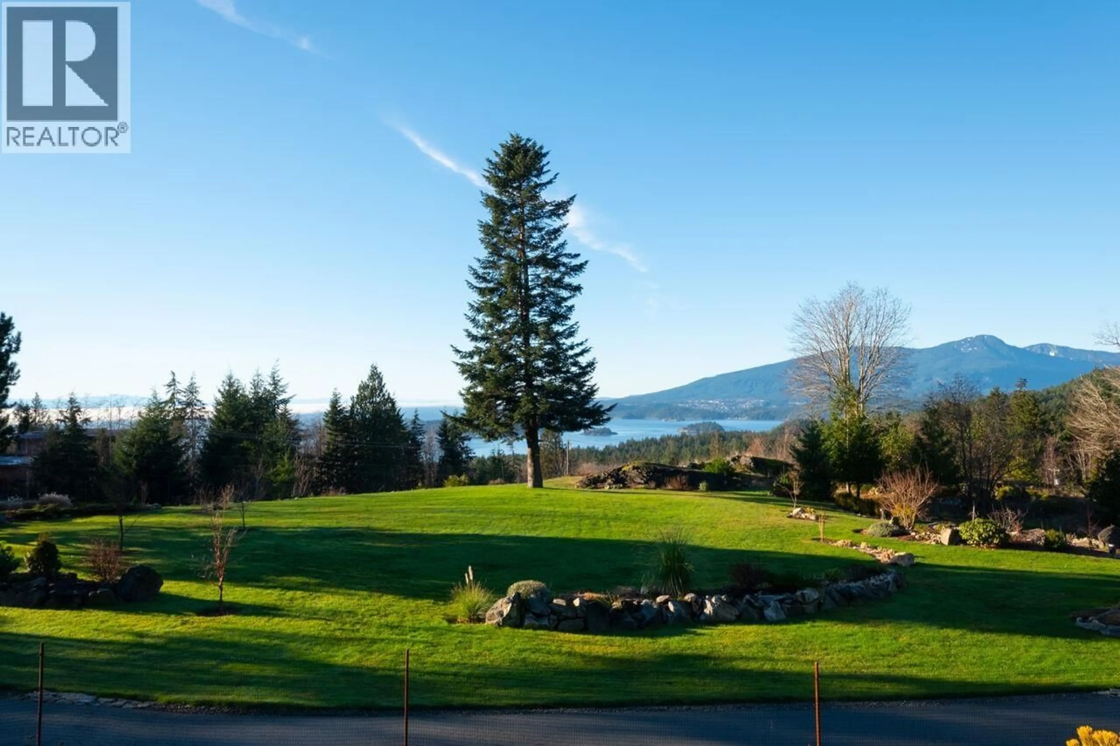 Patio, water/lake/river/ocean view for 465 SUNSET ROAD, Bowen Island British Columbia V0N1G2