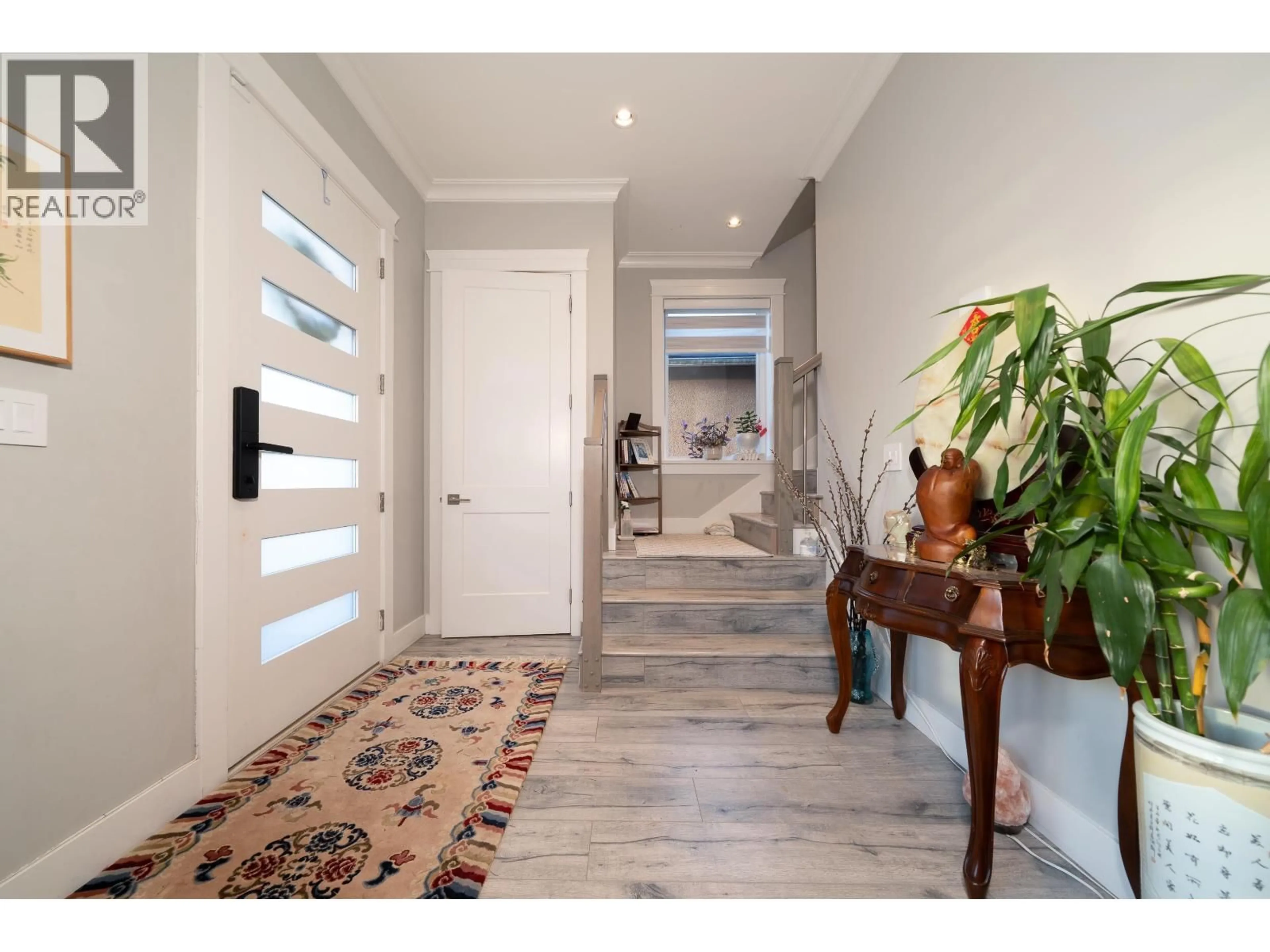 Indoor entryway for 5474 DUNDEE STREET, Vancouver British Columbia V5R3T9