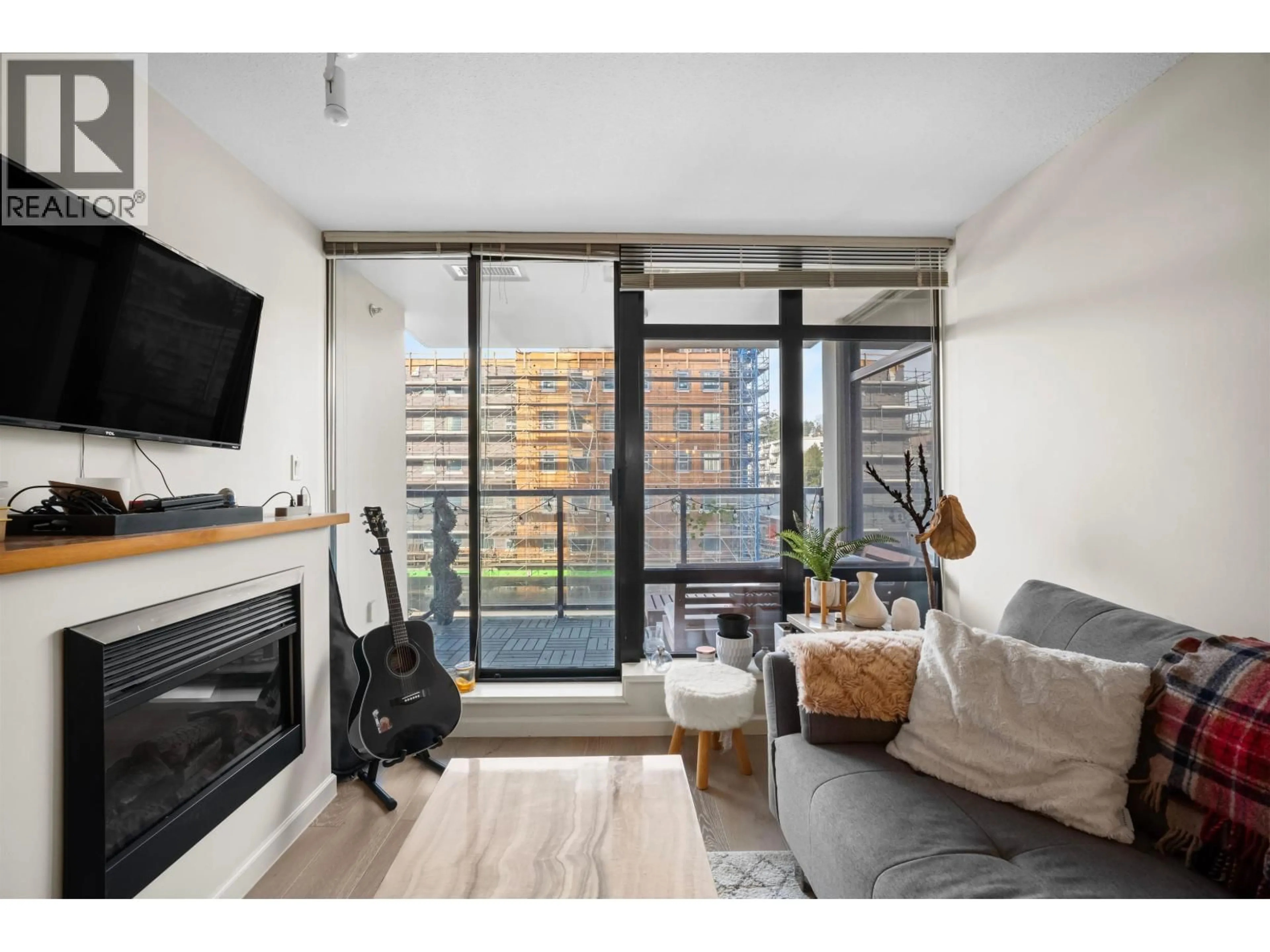 Living room with furniture, wood/laminate floor for 608 - 610 VICTORIA STREET, New Westminster British Columbia V3M0A5