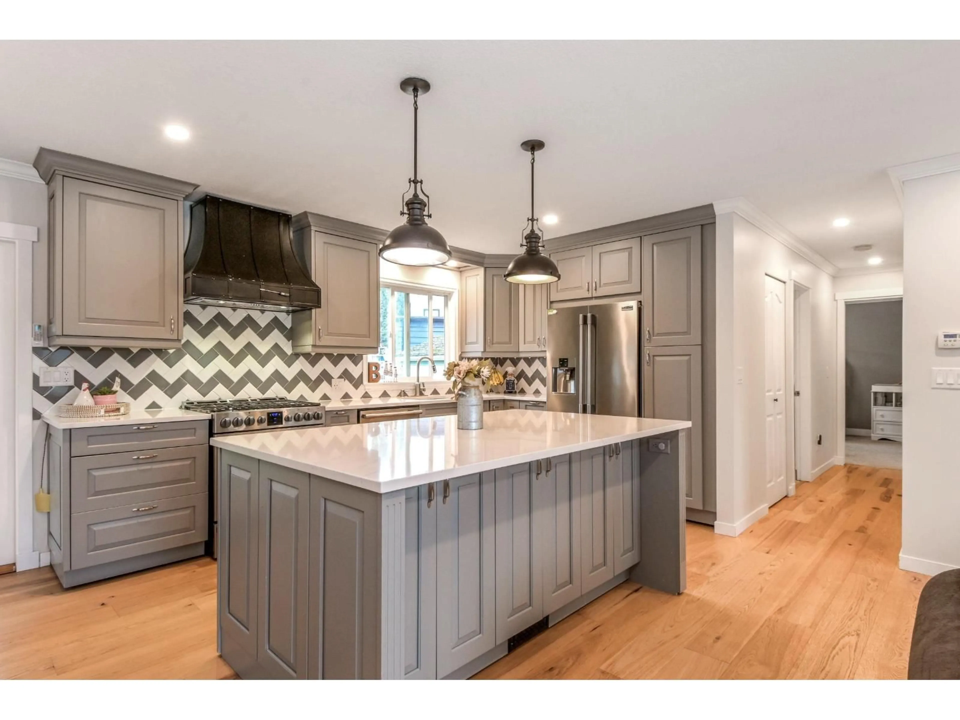 Open concept kitchen, unknown for 27192 34 AVENUE, Langley British Columbia V4W3H4