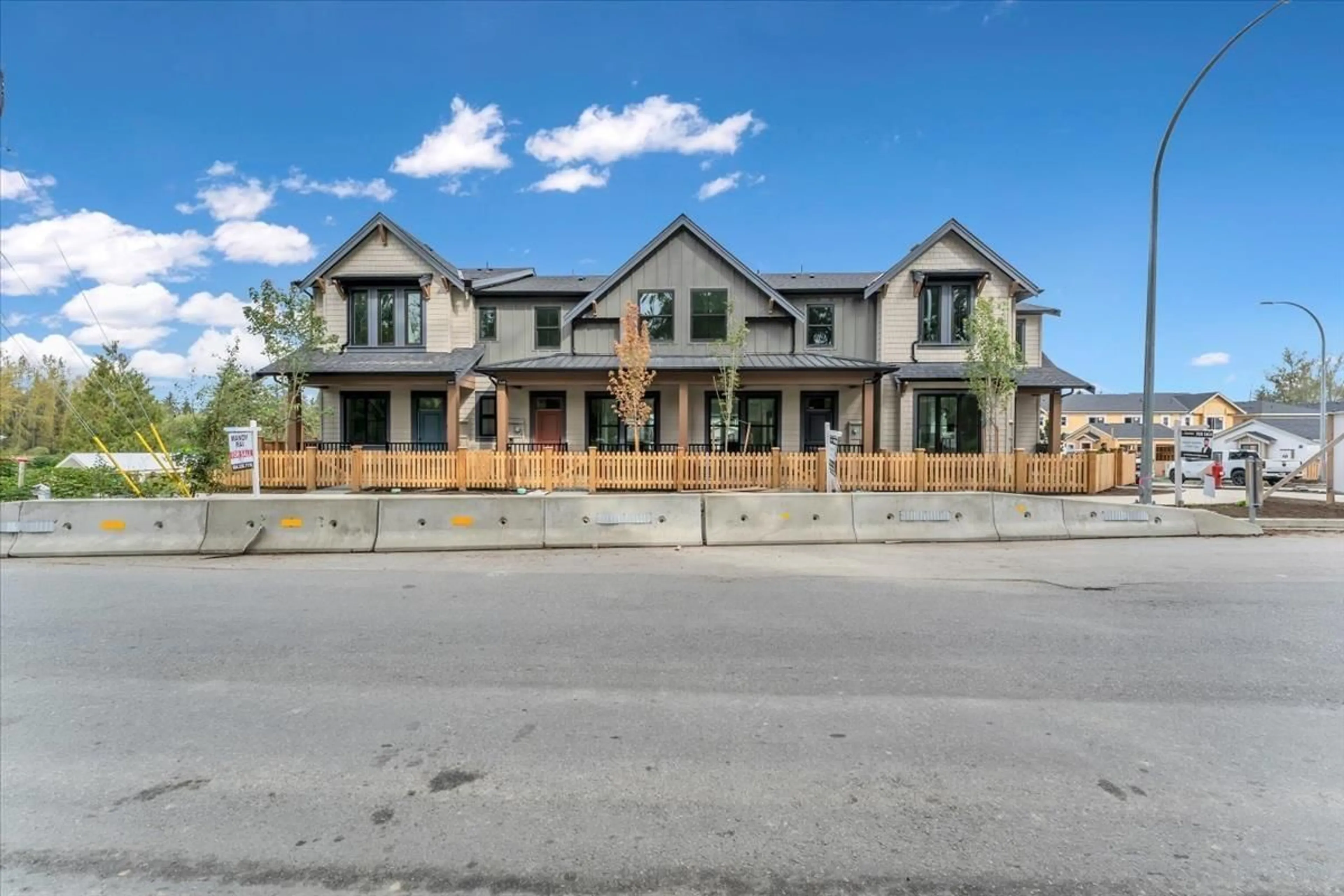 Unknown for 20487 74B AVENUE, Langley British Columbia V2Y1V5