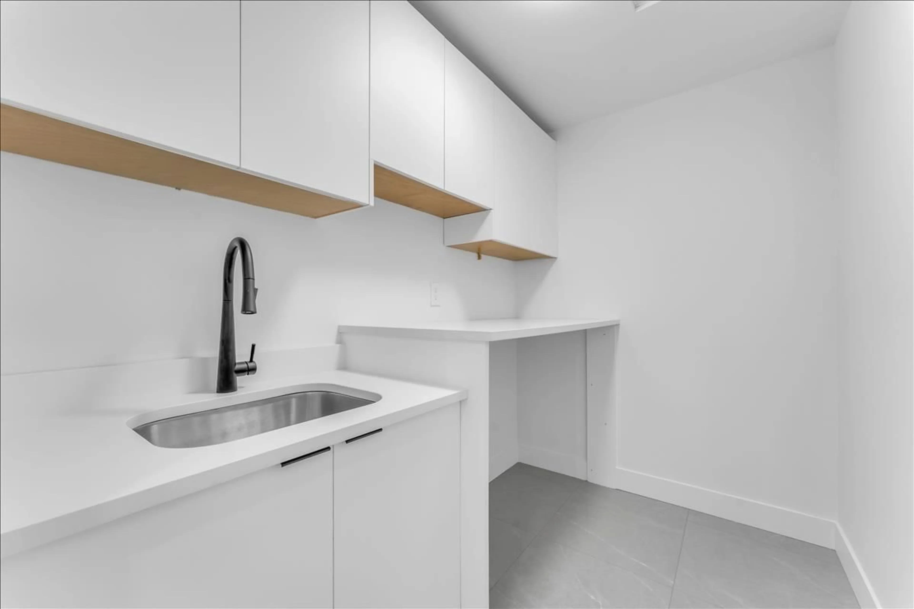 Standard kitchen, unknown for 20487 74B AVENUE, Langley British Columbia V2Y1V5