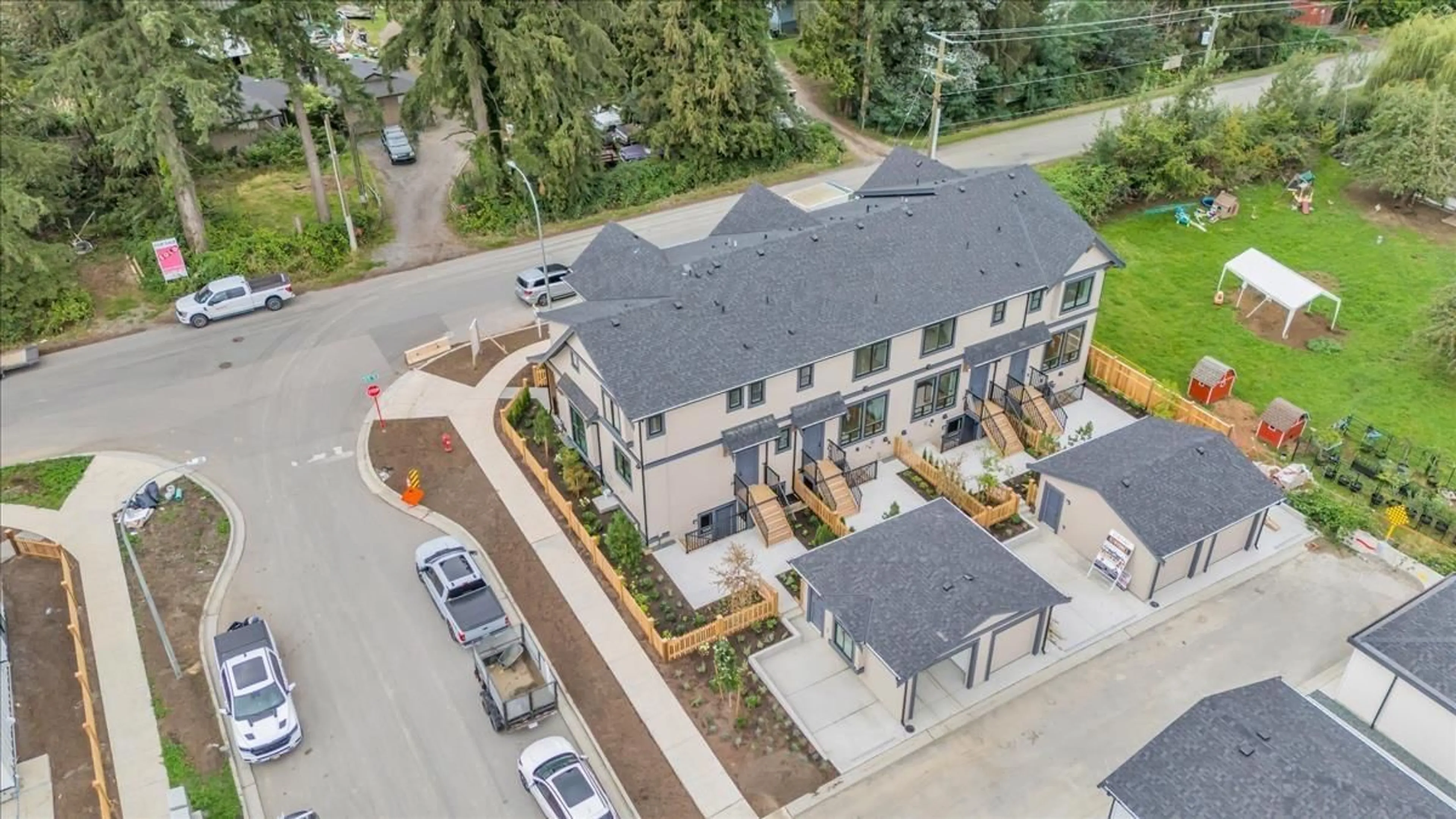 A pic from outside/outdoor area/front of a property/back of a property/a pic from drone, street for 20487 74B AVENUE, Langley British Columbia V2Y1V5