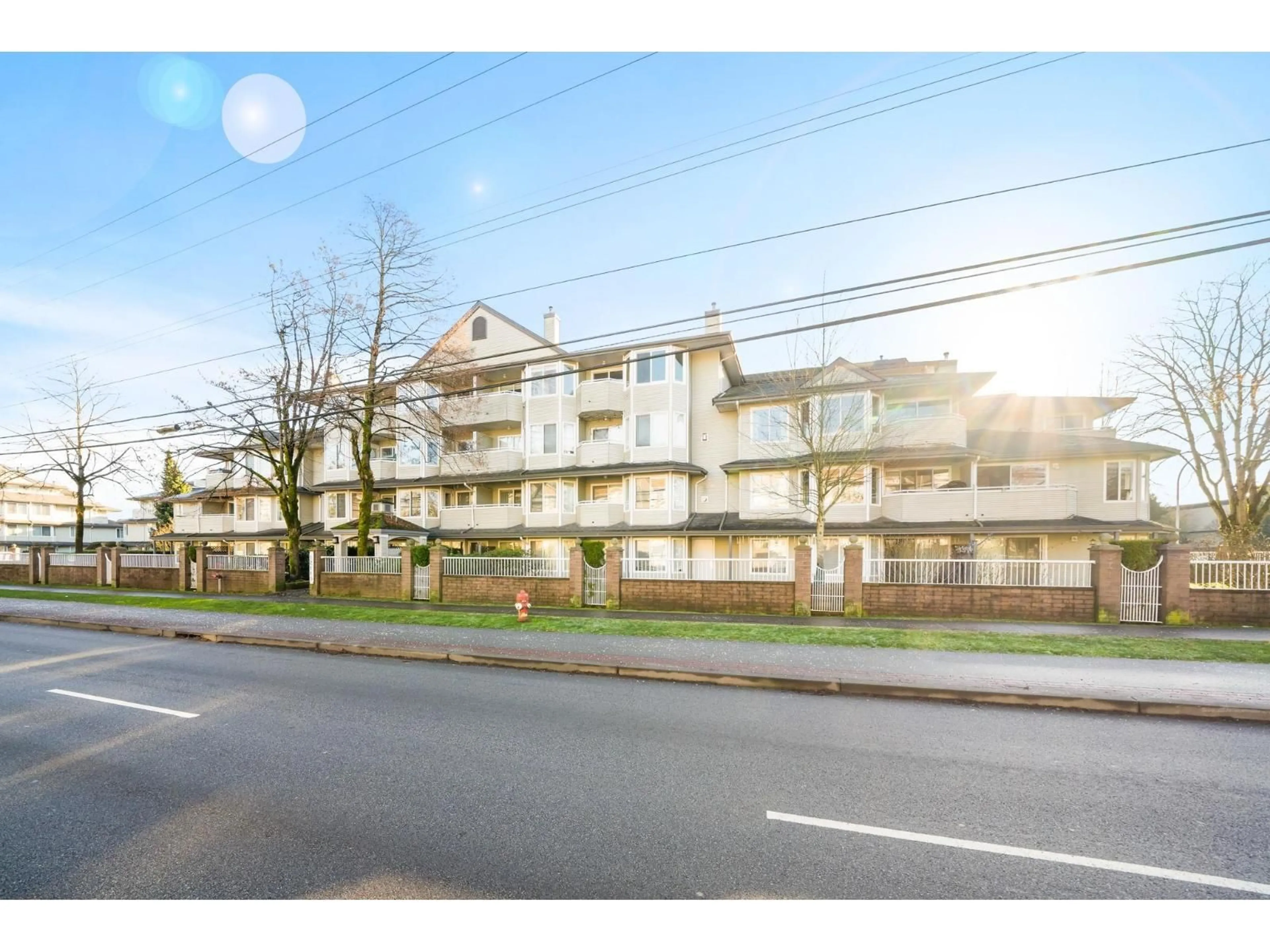 Blurry image for 201 - 12110 80 AVENUE, Surrey British Columbia V3W0V2