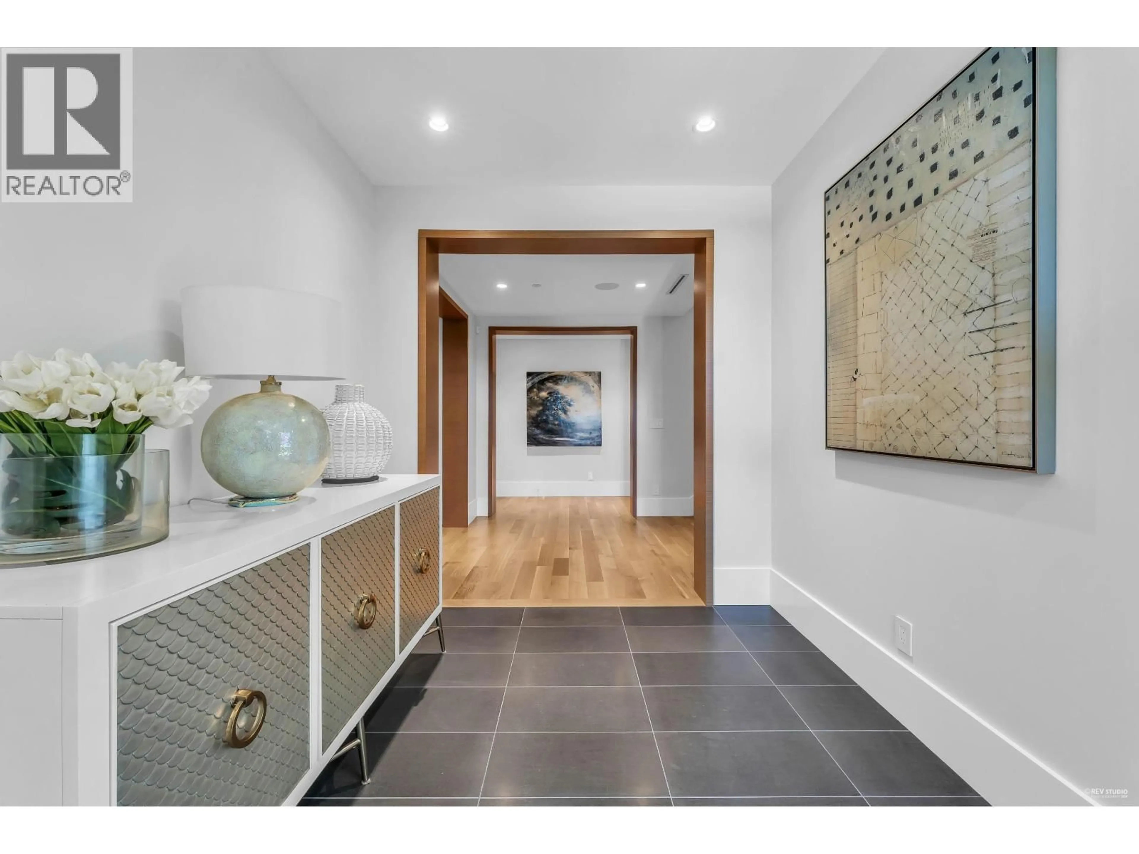 Indoor entryway for 2728 HIGHVIEW PLACE, Vancouver British Columbia V5R2J6