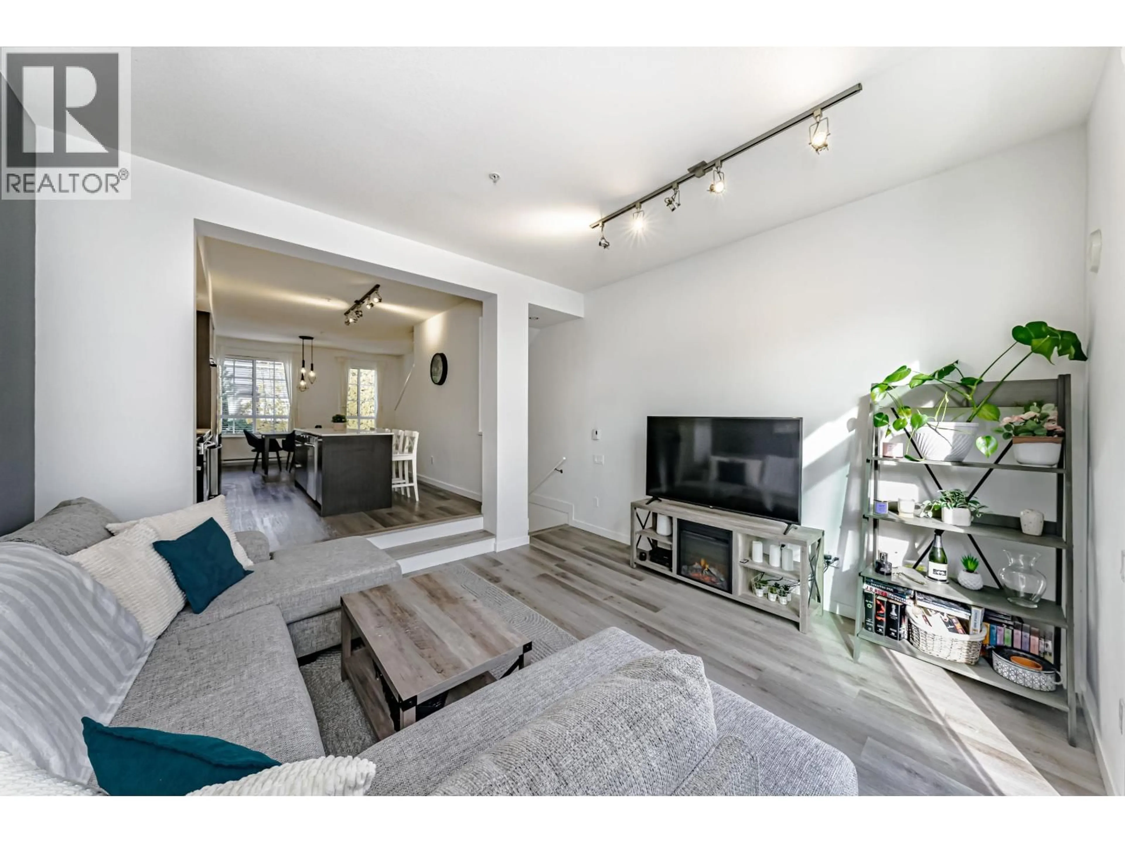 Living room with furniture, unknown for 24 - 2423 AVON PLACE, Port Coquitlam British Columbia V3B0H5