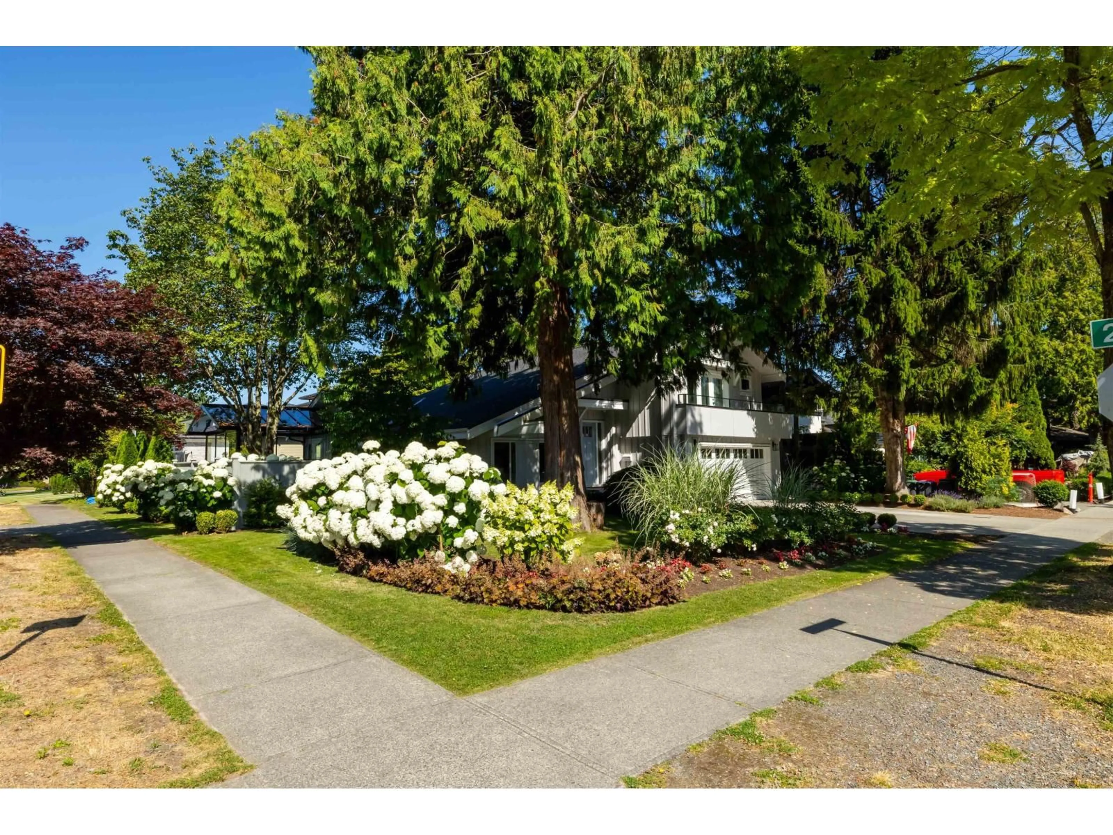 Unknown for 2235 HARBOURGREENE DRIVE, Surrey British Columbia V4A5J3