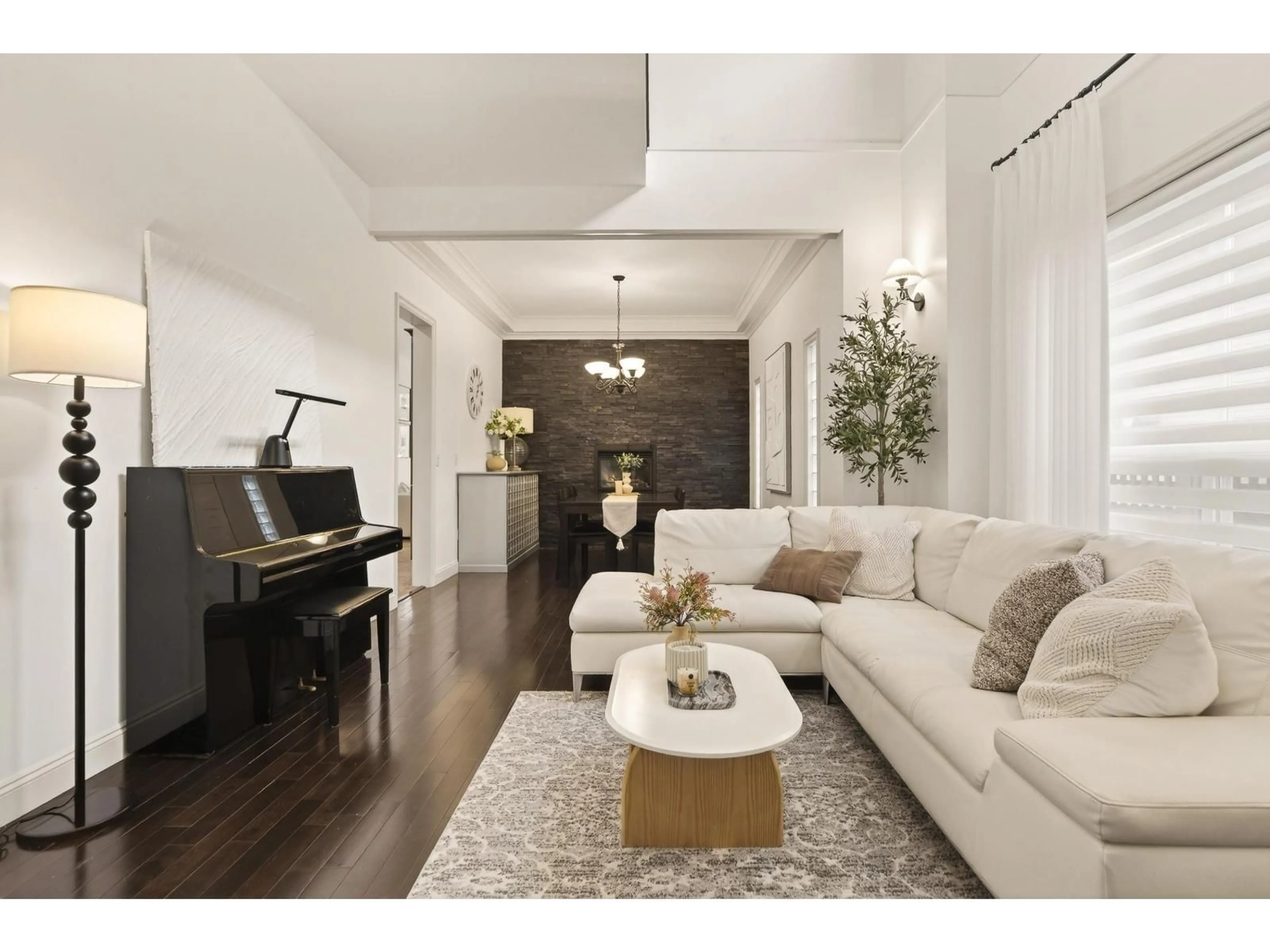 Living room with furniture, wood/laminate floor for 21657 92B AVENUE, Langley British Columbia V1M0A3