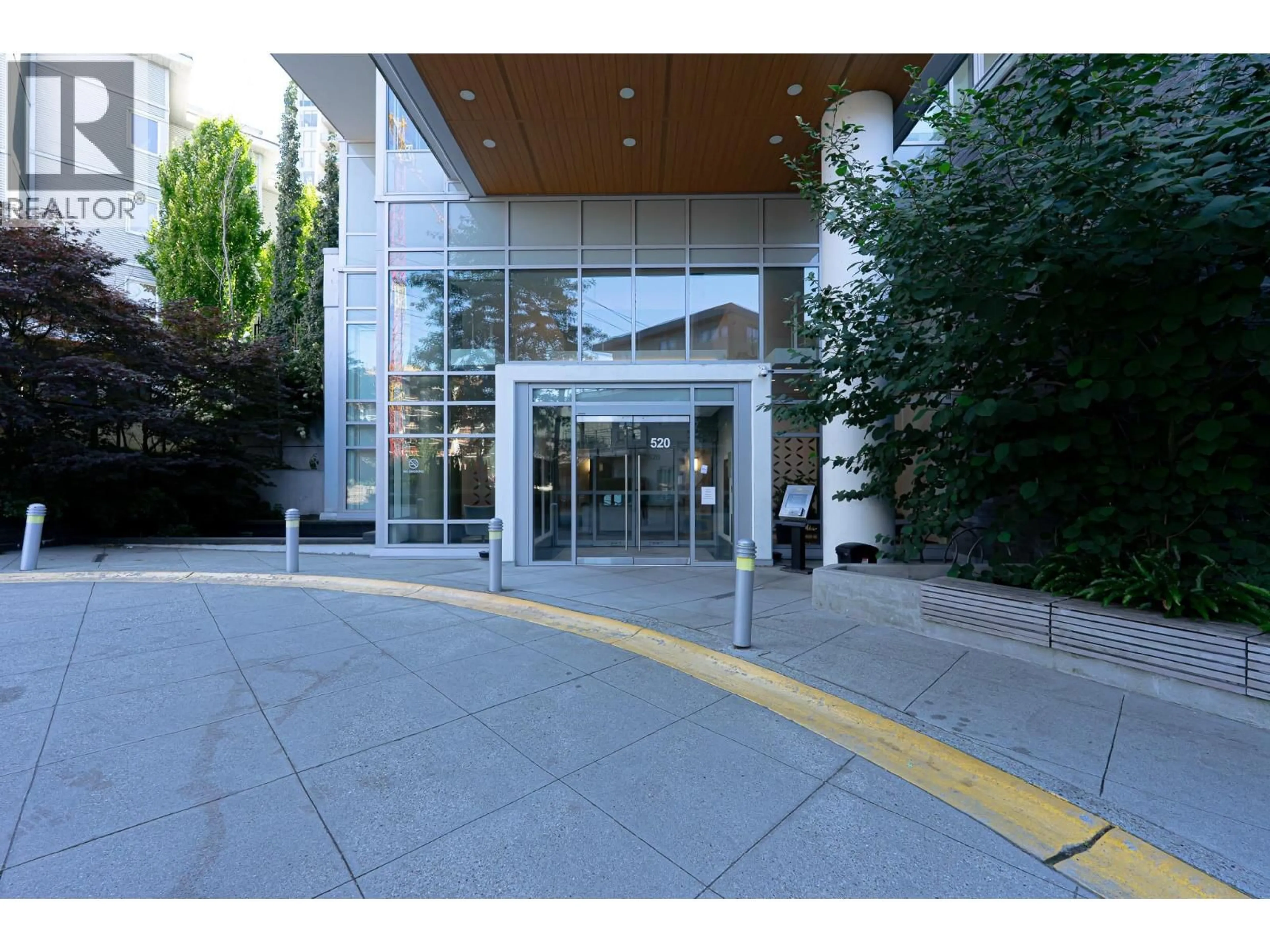 Indoor foyer for 2105 - 520 COMO LAKE AVENUE, Coquitlam British Columbia V3J0E8