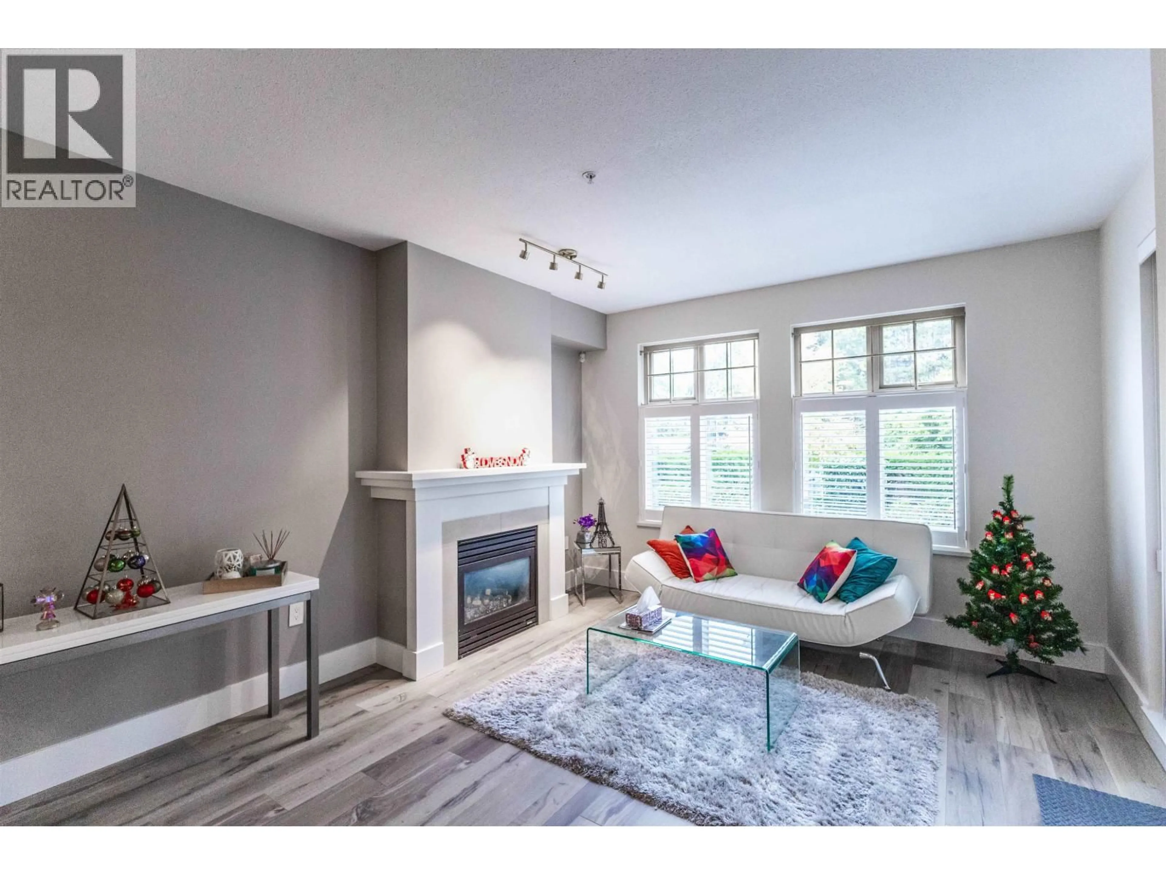 Living room with furniture, unknown for 104 - 4883 MACLURE MEWS, Vancouver British Columbia V6J5M8