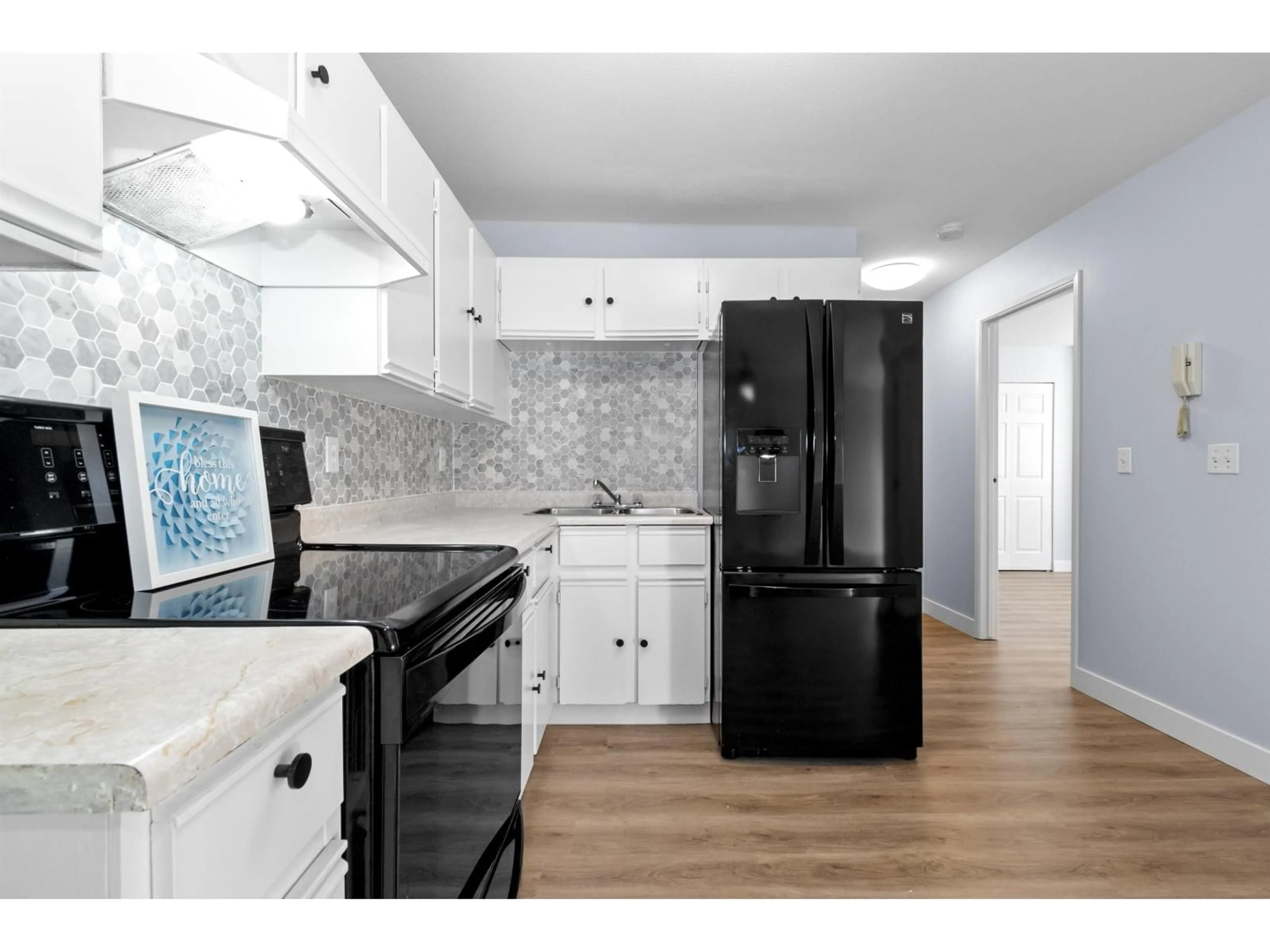 Open concept kitchen, ceramic/tile floor for 220 - 45669 MCINTOSH DRIVE, Chilliwack British Columbia V2P6V4