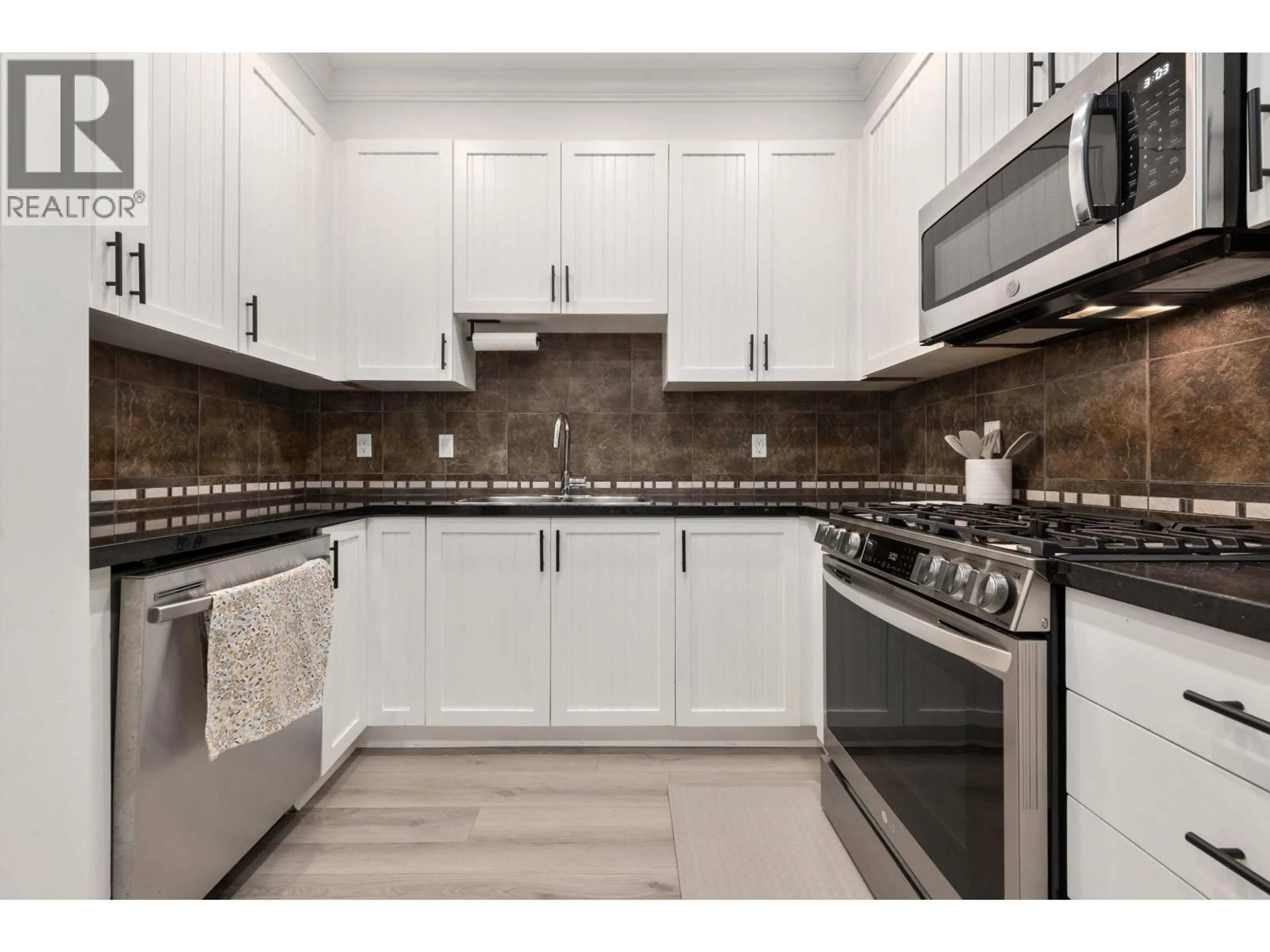Standard kitchen, ceramic/tile floor for 24 - 6300 LONDON ROAD, Richmond British Columbia V7E6V6
