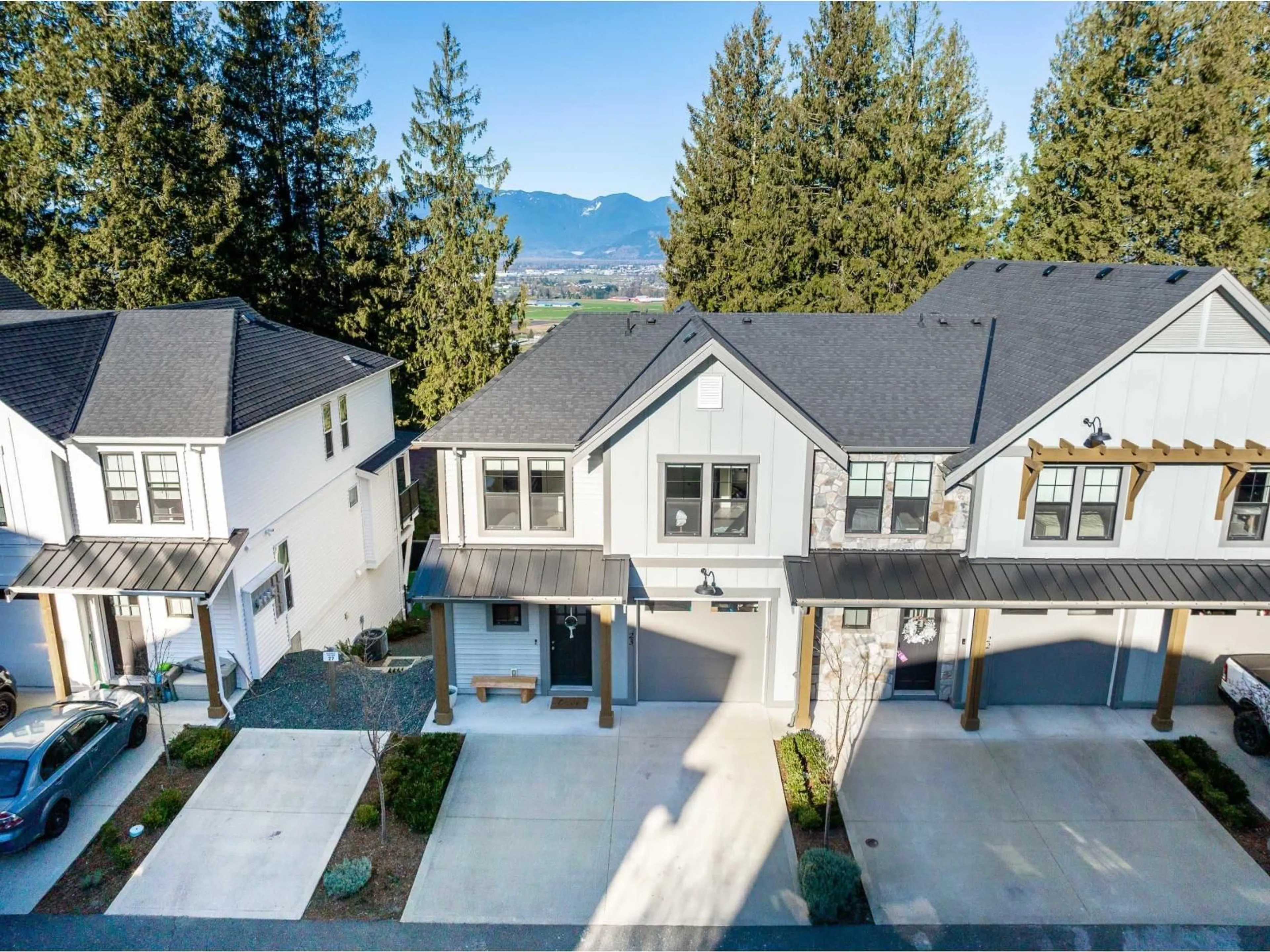 A pic from outside/outdoor area/front of a property/back of a property/a pic from drone, mountain view for 23 - 47203 VISTA PLACE, Chilliwack British Columbia V2R6E2