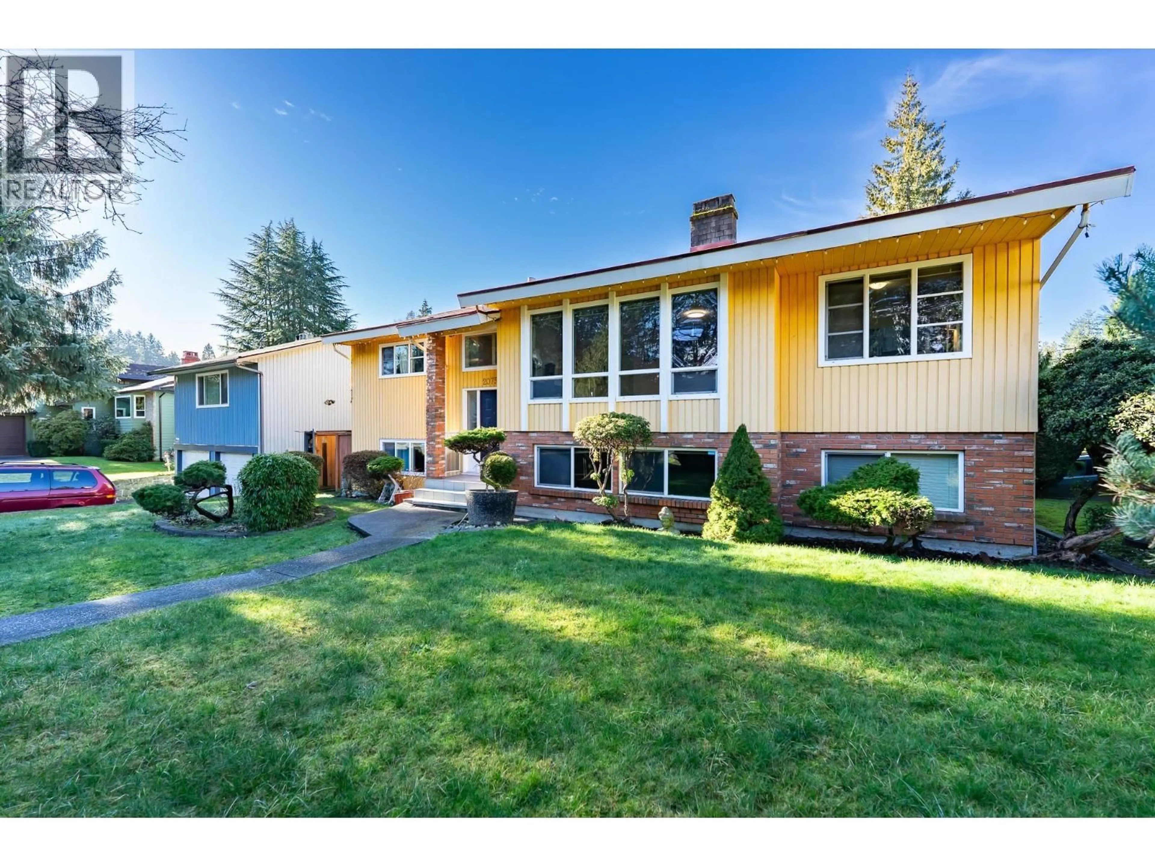 Unknown for 2075 RUFUS DRIVE, North Vancouver British Columbia V7J3N2