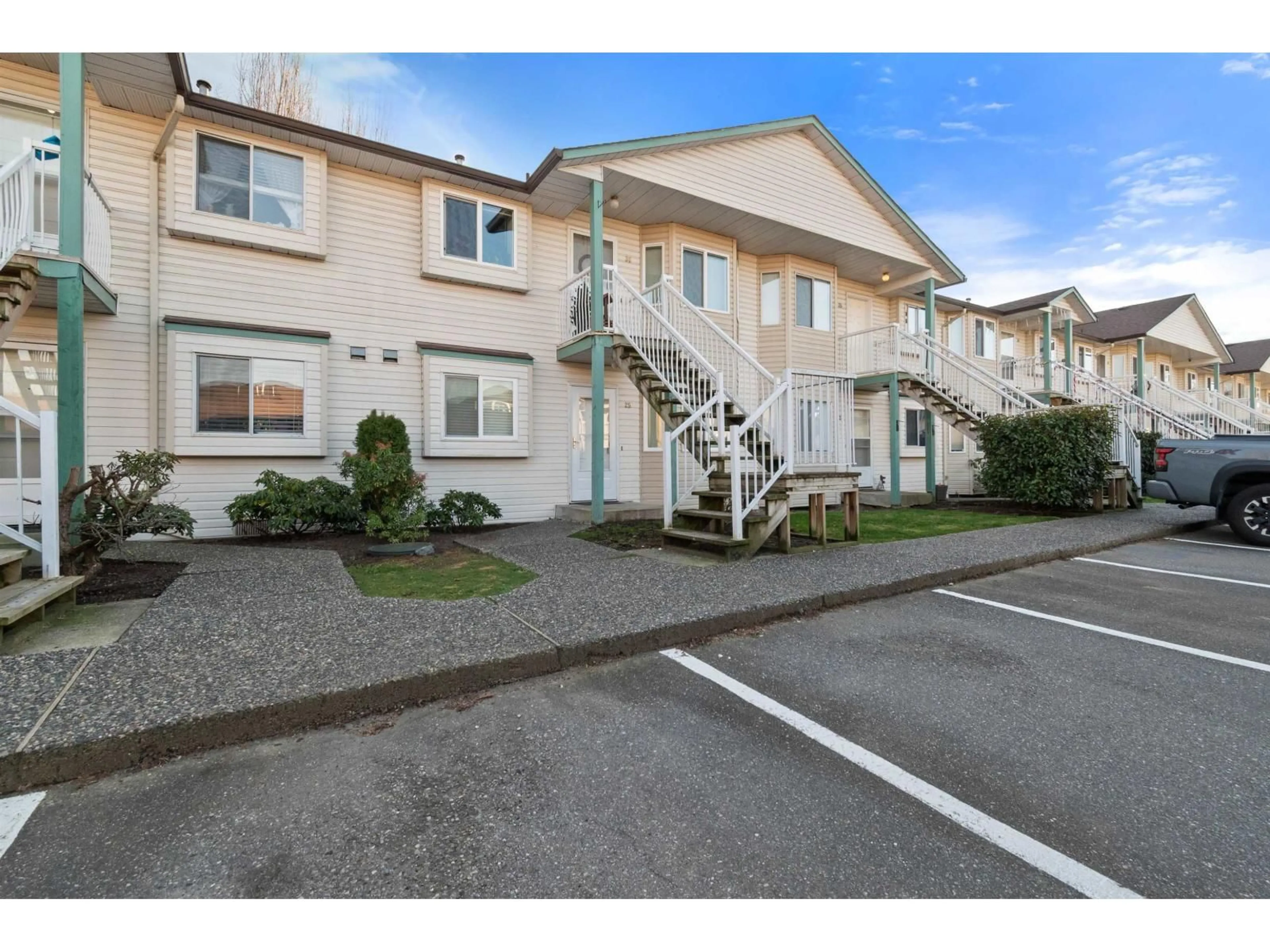 Unknown for 25 - 45640 STOREY AVENUE, Chilliwack British Columbia V2R3C5