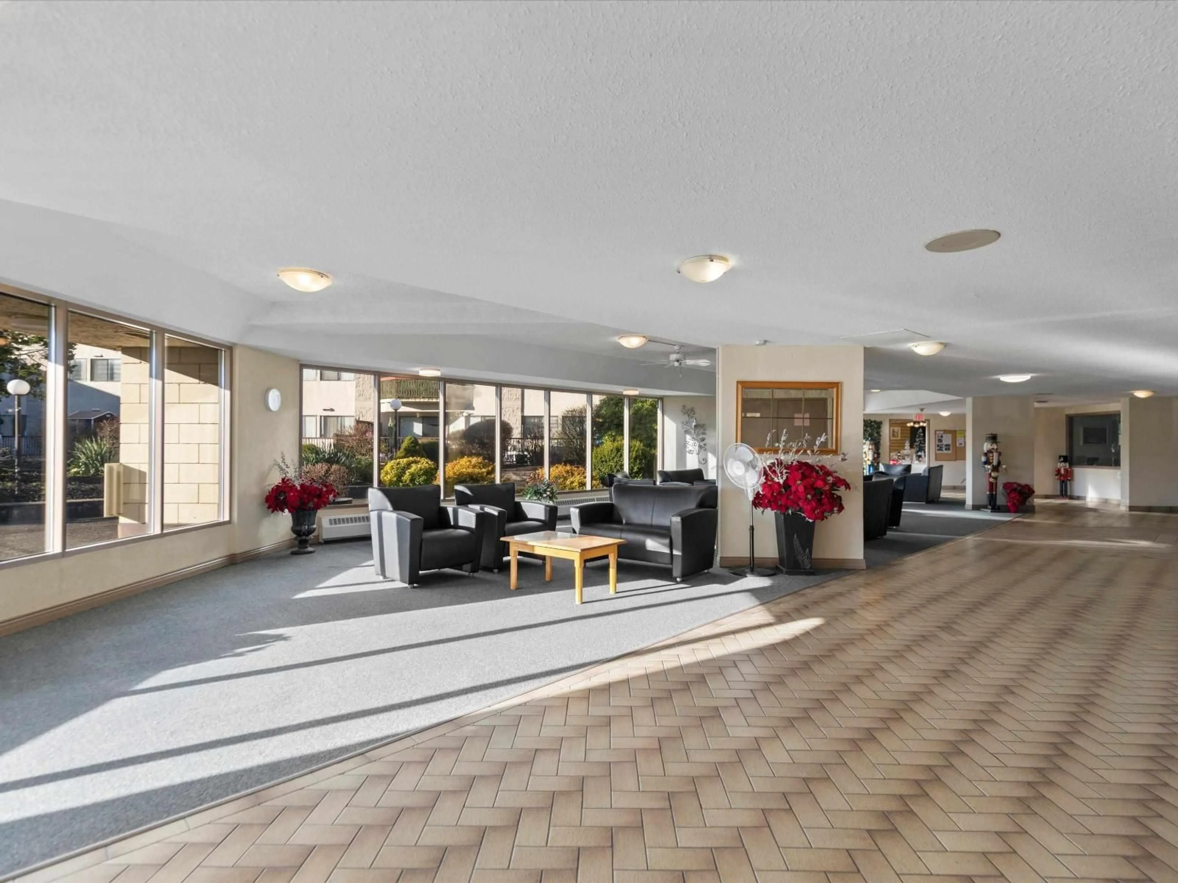 Lobby for 301 - 31955 OLD YALE ROAD, Abbotsford British Columbia V2T4N1