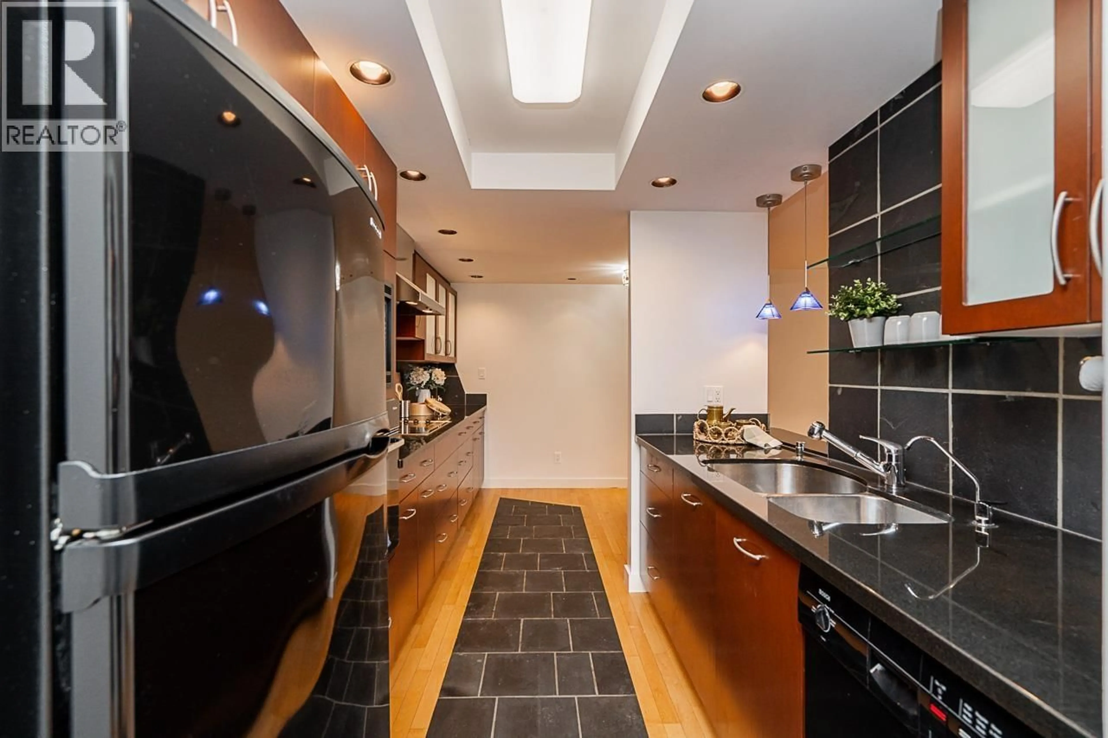 Unknown for 206 - 333 WETHERSFIELD DRIVE, Vancouver British Columbia V5X4M9