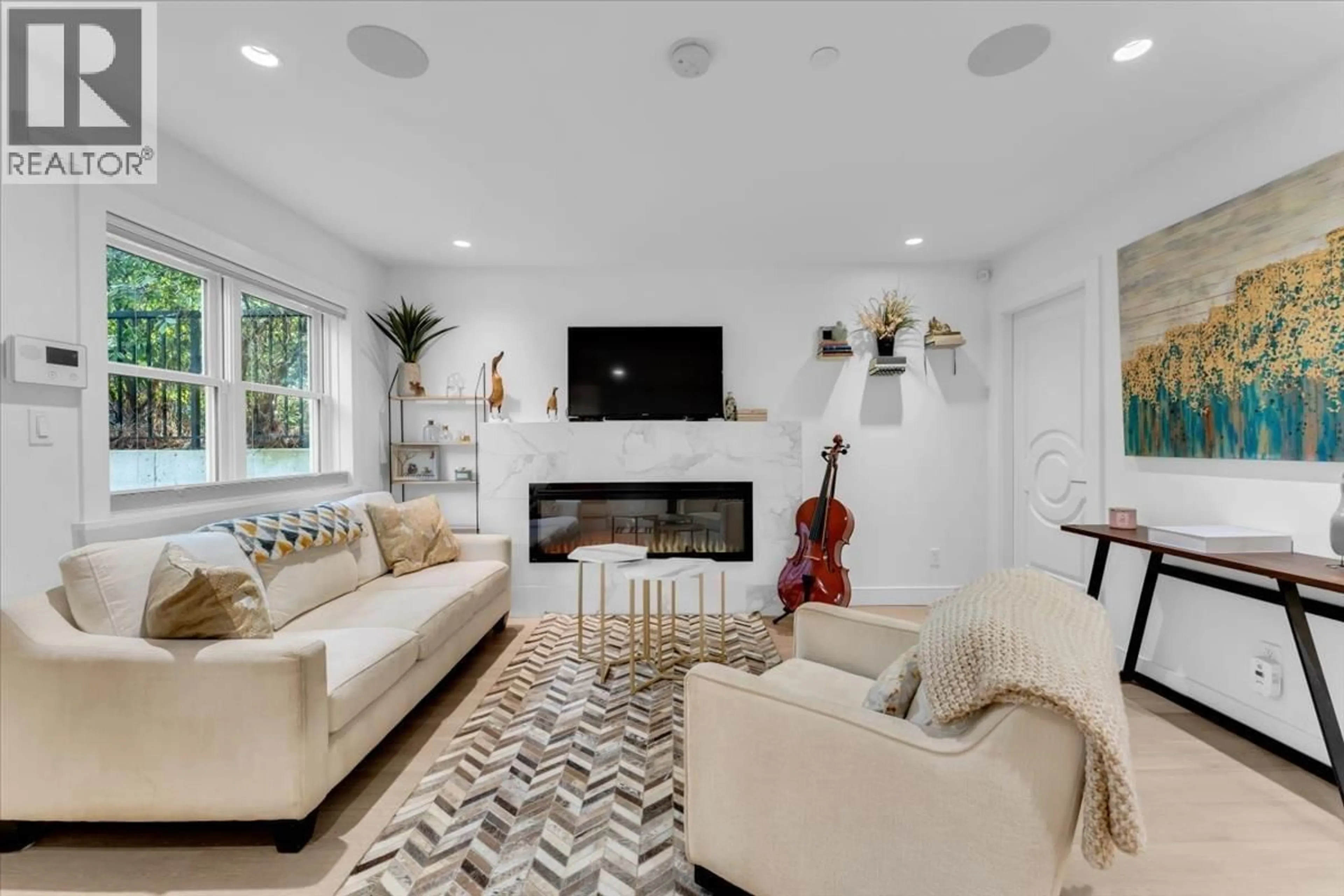 Living room with furniture, unknown for 1020 ODLUM DRIVE, Vancouver British Columbia V5L3L6
