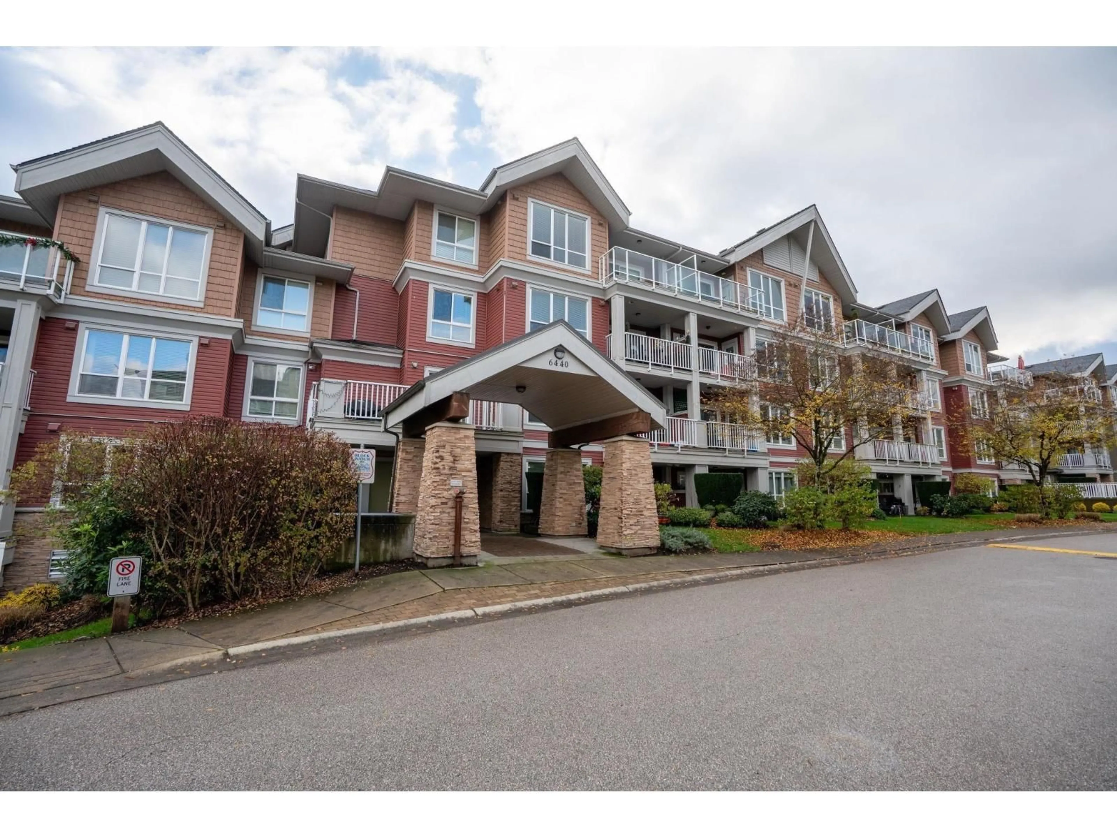 Unknown for 413 - 6440 194 AVENUE, Surrey British Columbia V4N6J7