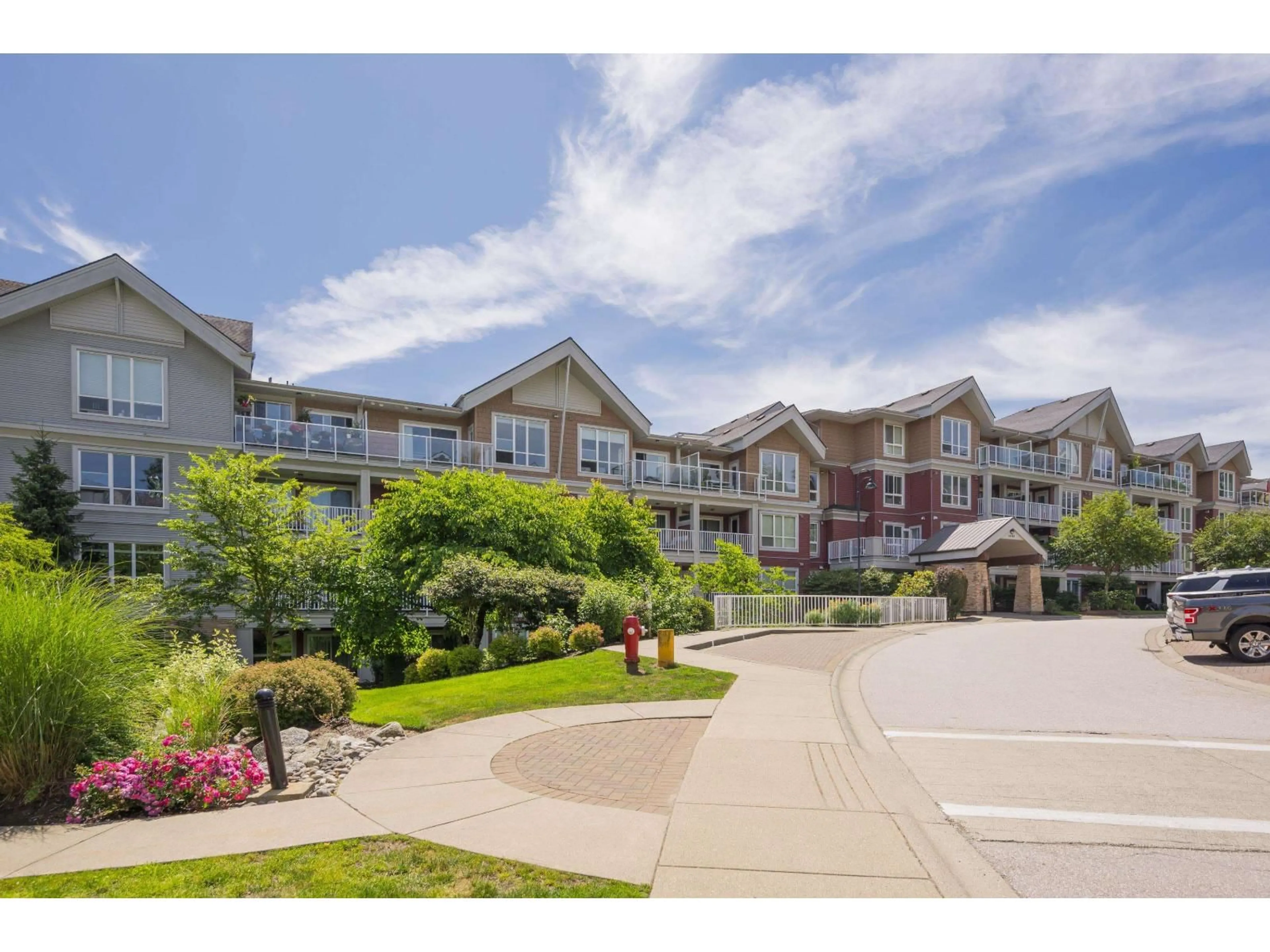 Patio, mountain view for 505 - 6440 194 STREET, Surrey British Columbia V4N6J7