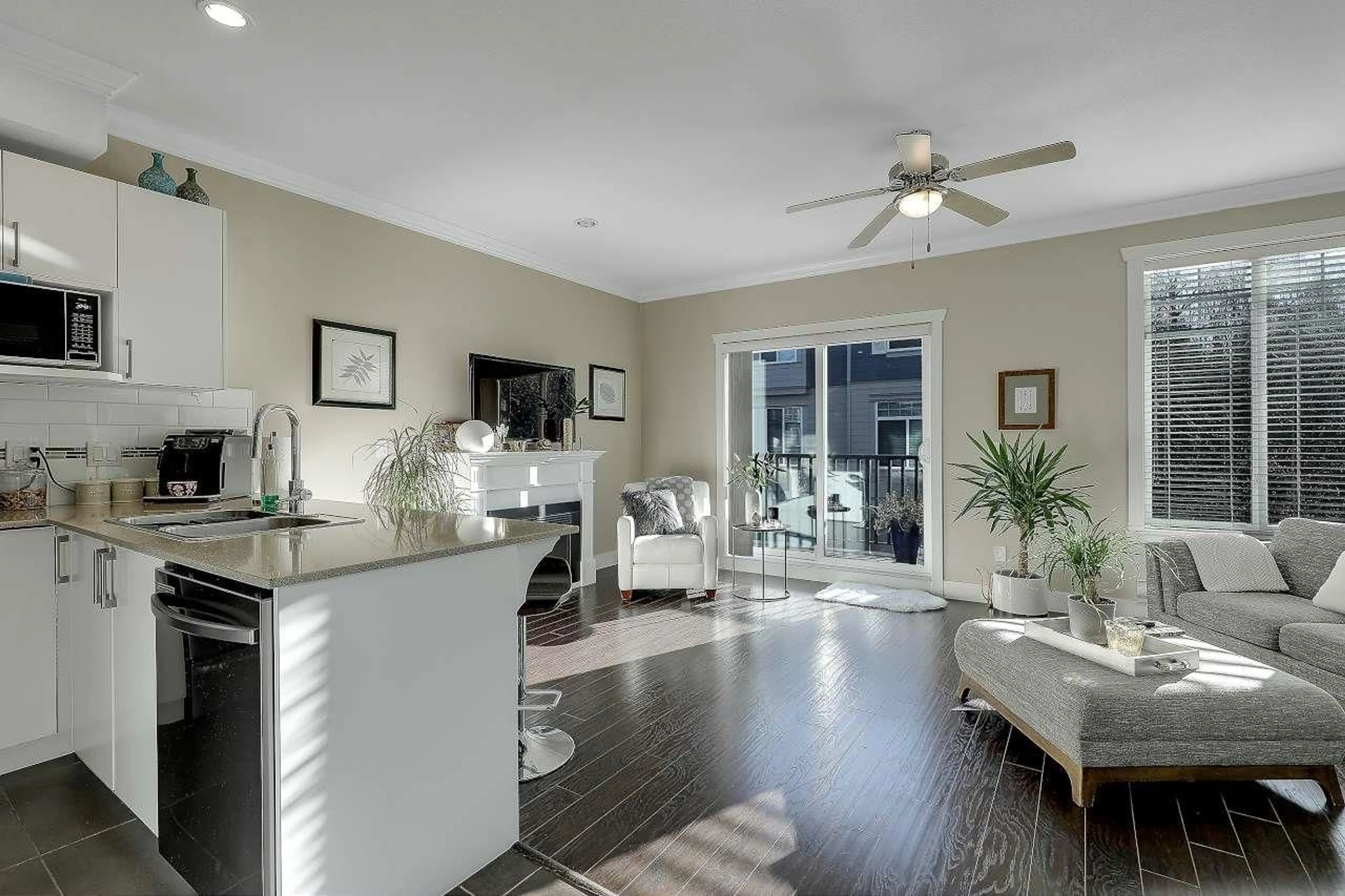 Open concept kitchen, unknown for 73 - 15399 GUILDFORD DRIVE, Surrey British Columbia V3R7C6