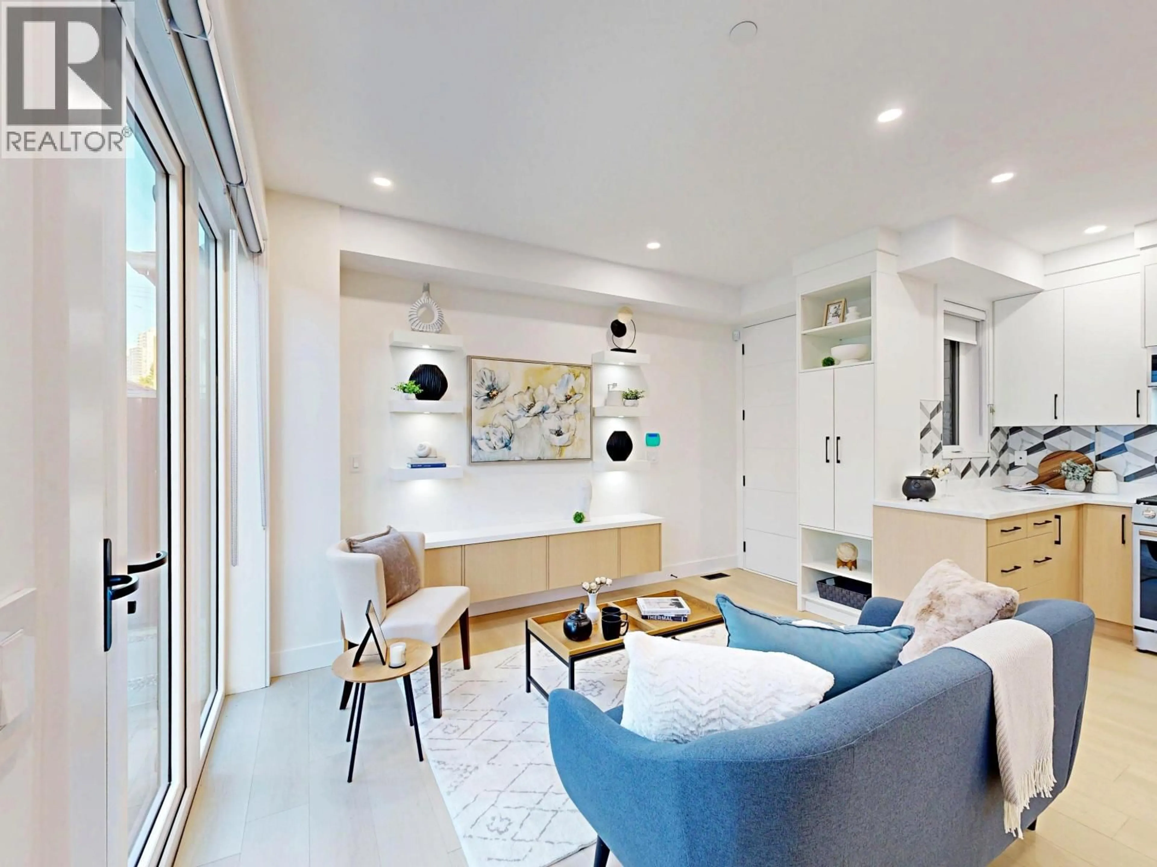 Living room with furniture, unknown for 2 - 3425 ARCHIMEDES STREET, Vancouver British Columbia V5R4W4