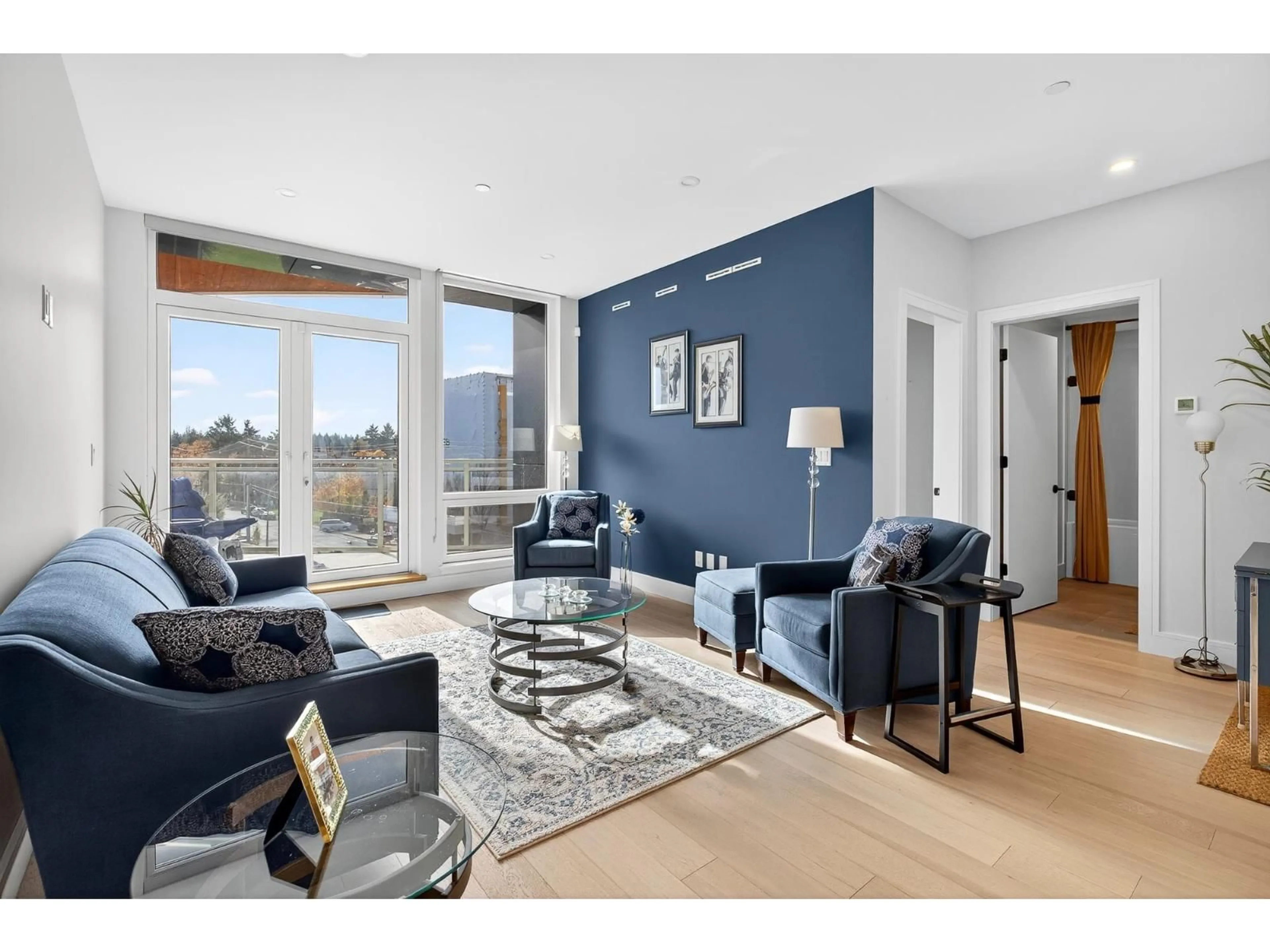 Living room with furniture, unknown for 410 - 20416 PARK AVENUE, Langley British Columbia V3A0N2