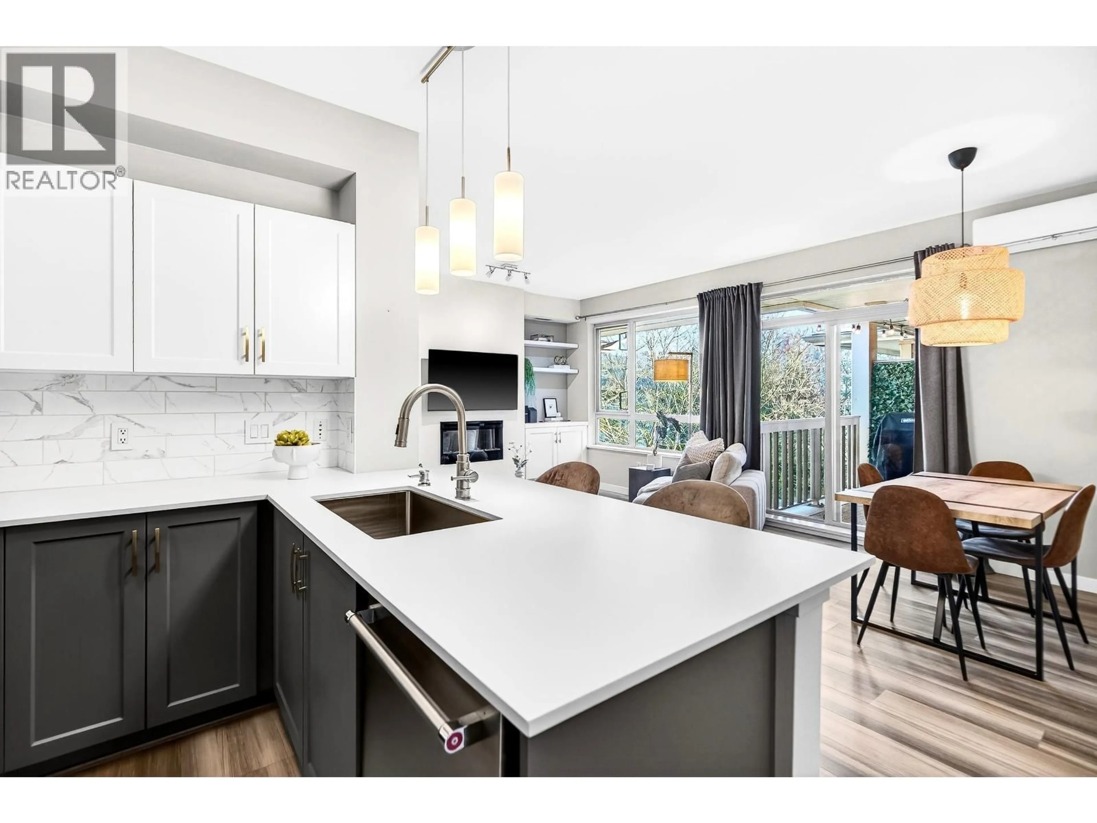Open concept kitchen, ceramic/tile floor for 429 - 801 KLAHANIE DRIVE, Port Moody British Columbia V3H5K4