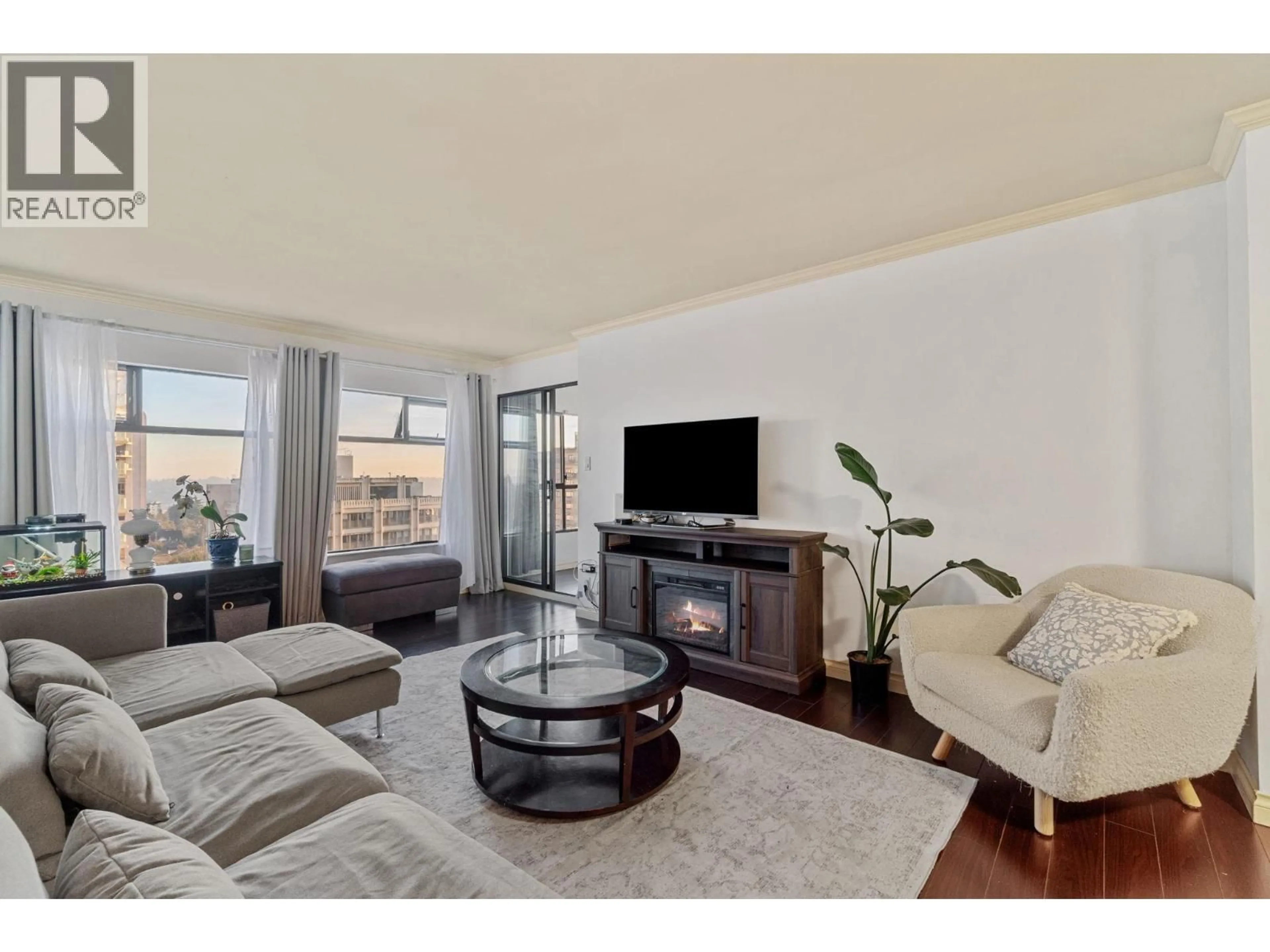 Living room with furniture, wood/laminate floor for 904 - 615 BELMONT STREET, New Westminster British Columbia V3M6A1