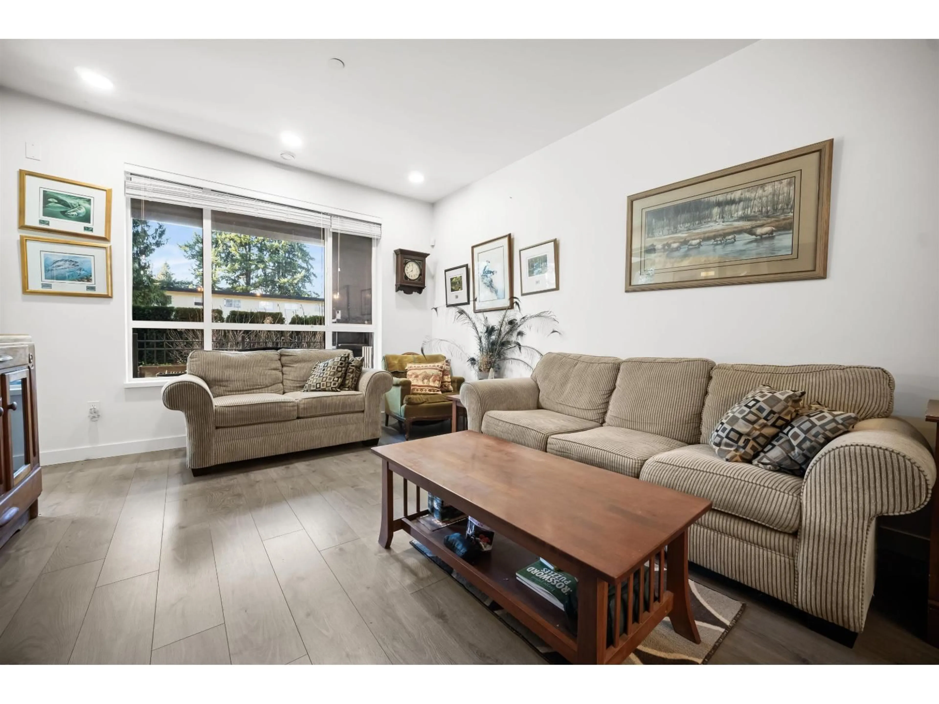 Living room with furniture, unknown for 105 - 33540 MAYFAIR AVENUE, Abbotsford British Columbia V2S0J3