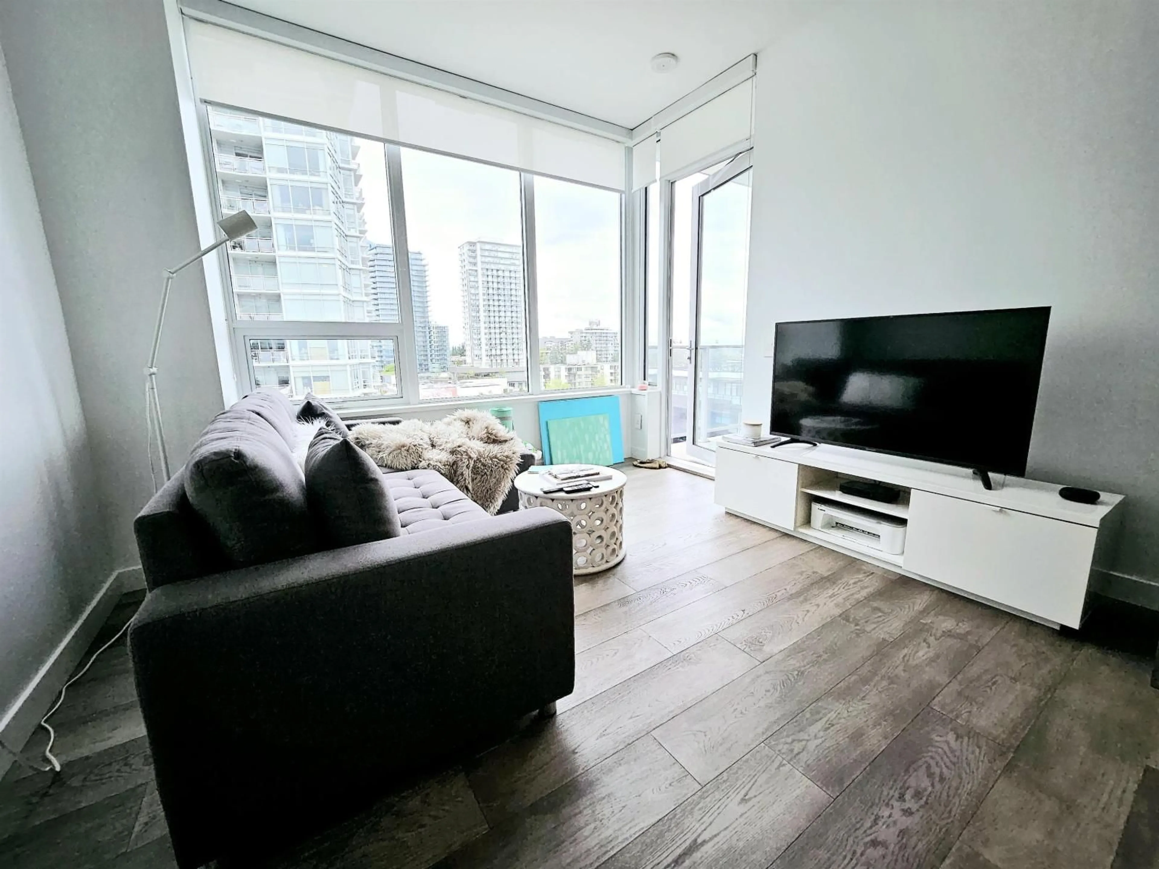 Living room with furniture, unknown for 902 - 1441 JOHNSTON ROAD, White Rock British Columbia V4B3Z4