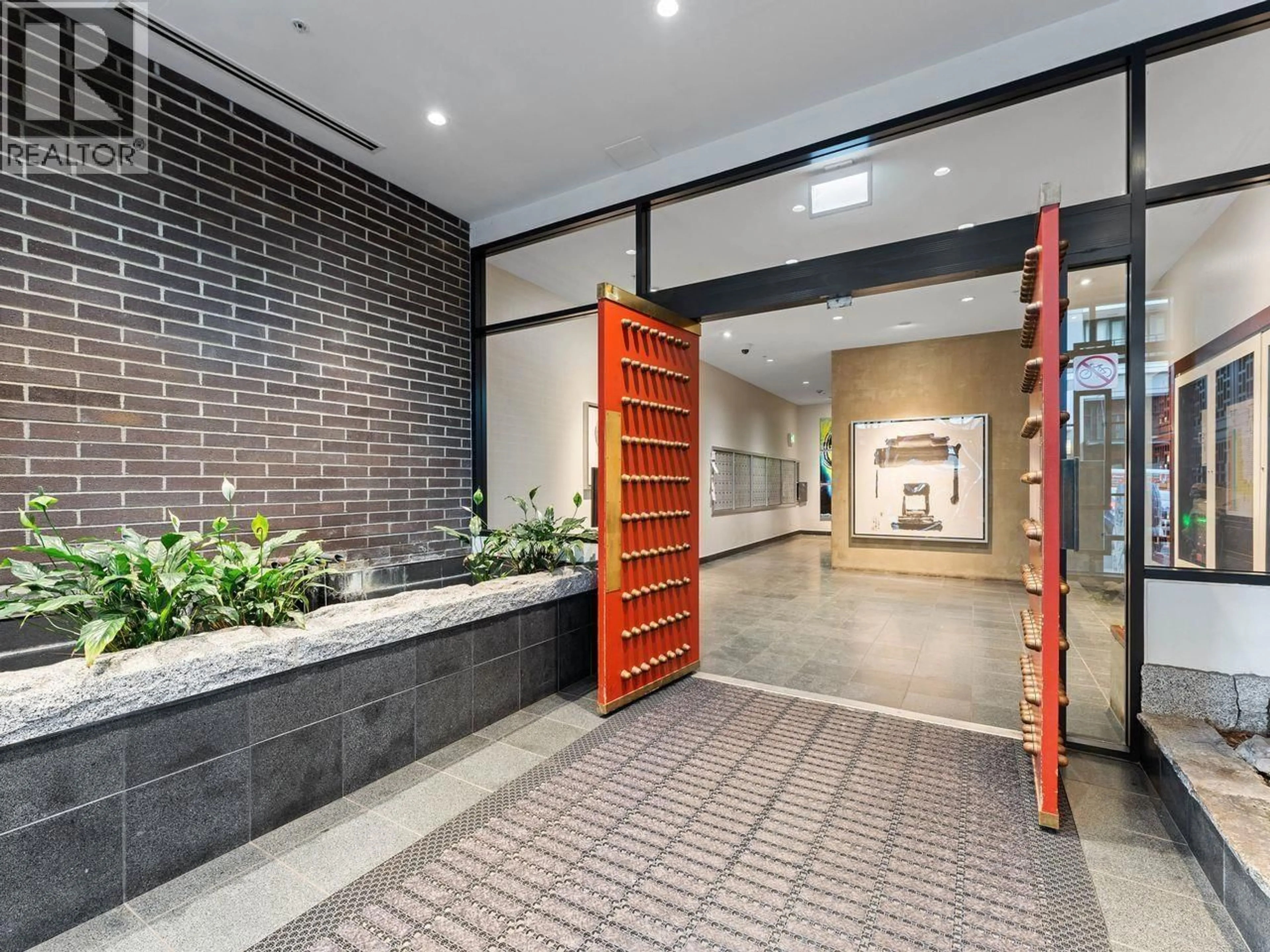 Indoor foyer for 1207 - 188 KEEFER STREET, Vancouver British Columbia V6A0E3