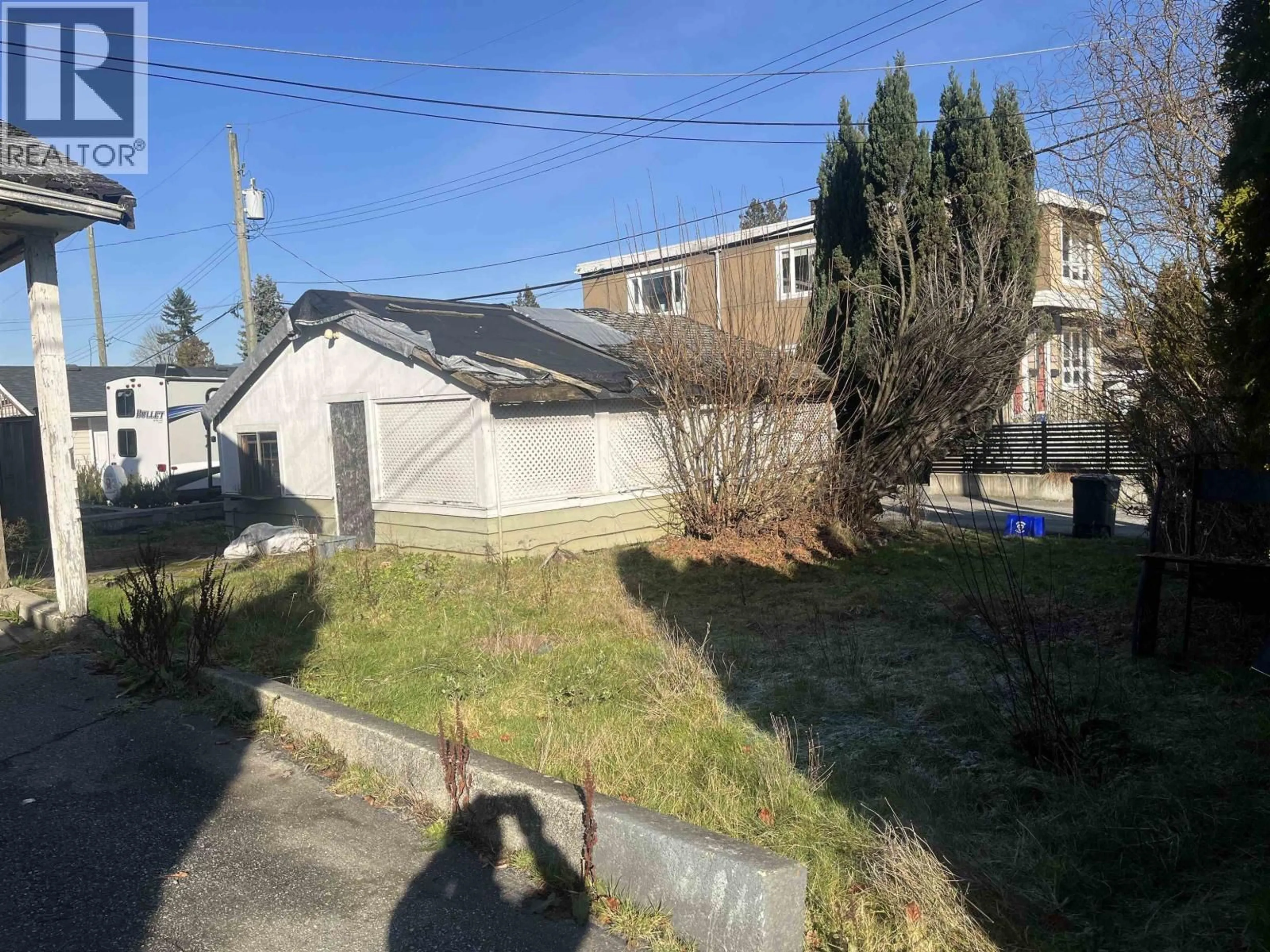 A pic from outside/outdoor area/front of a property/back of a property/a pic from drone, street for 9229 10TH AVENUE, Burnaby British Columbia V3N2T3